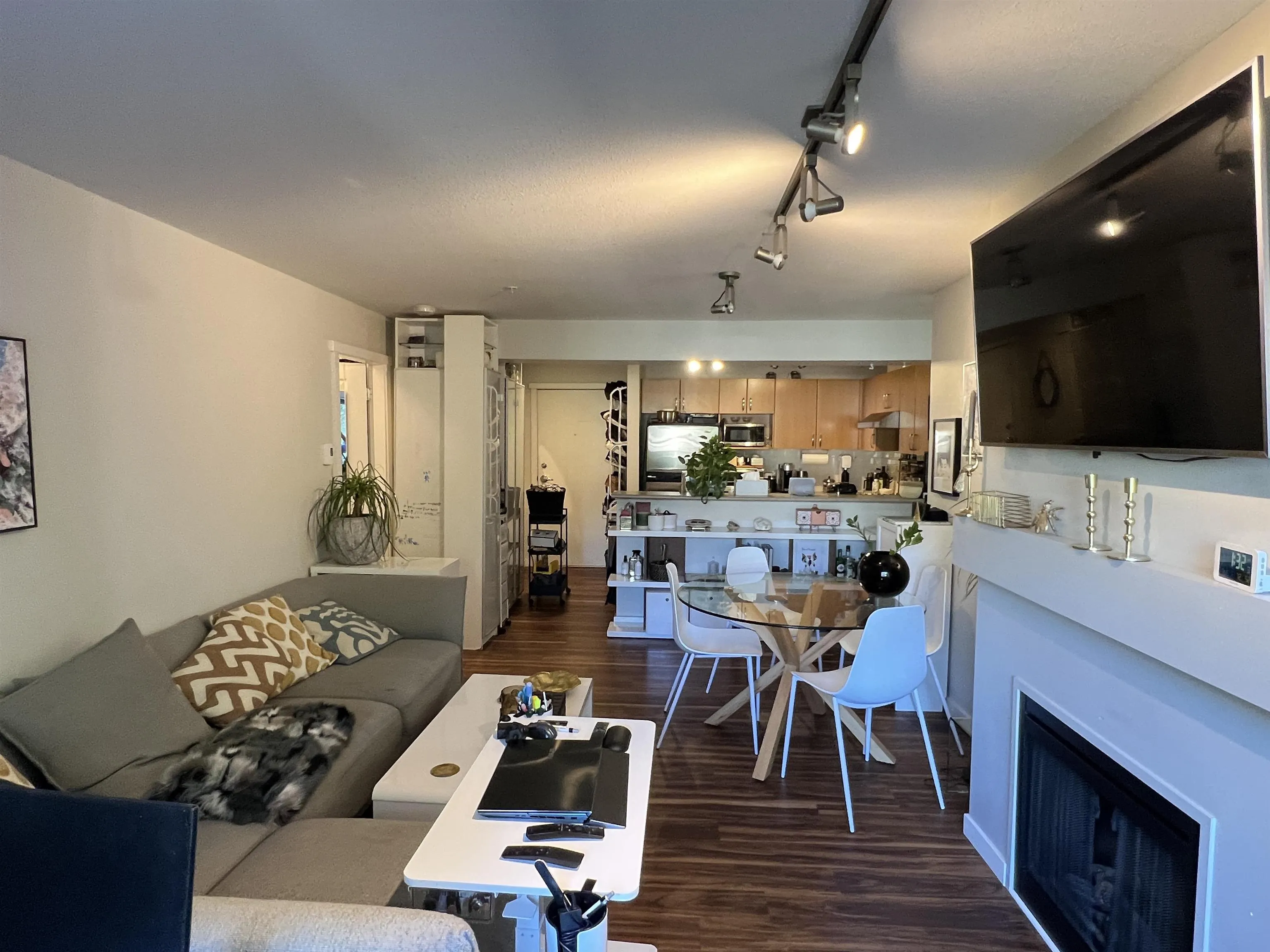 214 200 Klahanie Drive