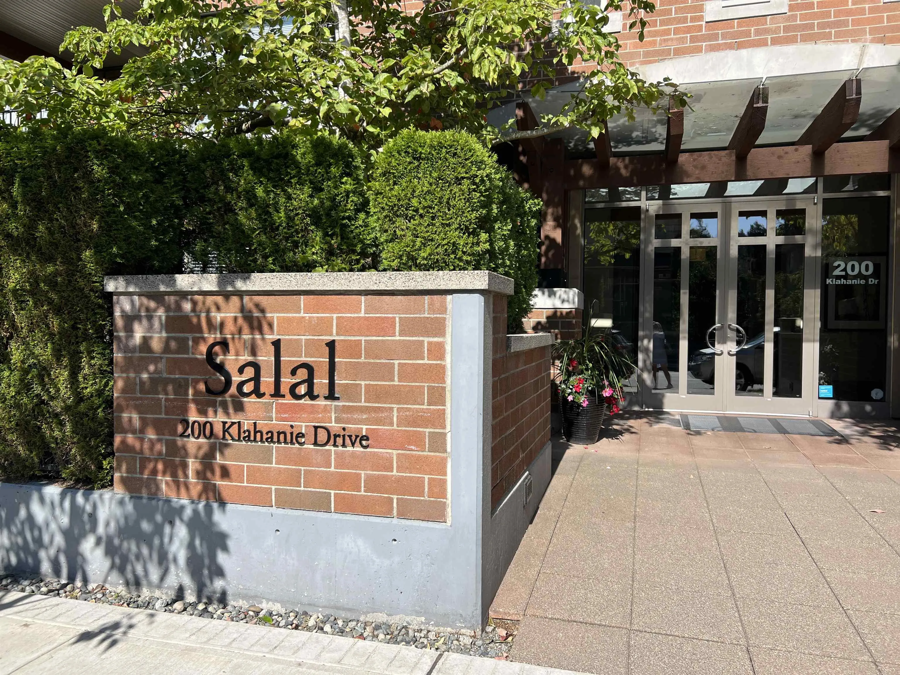 214 200 Klahanie Drive
