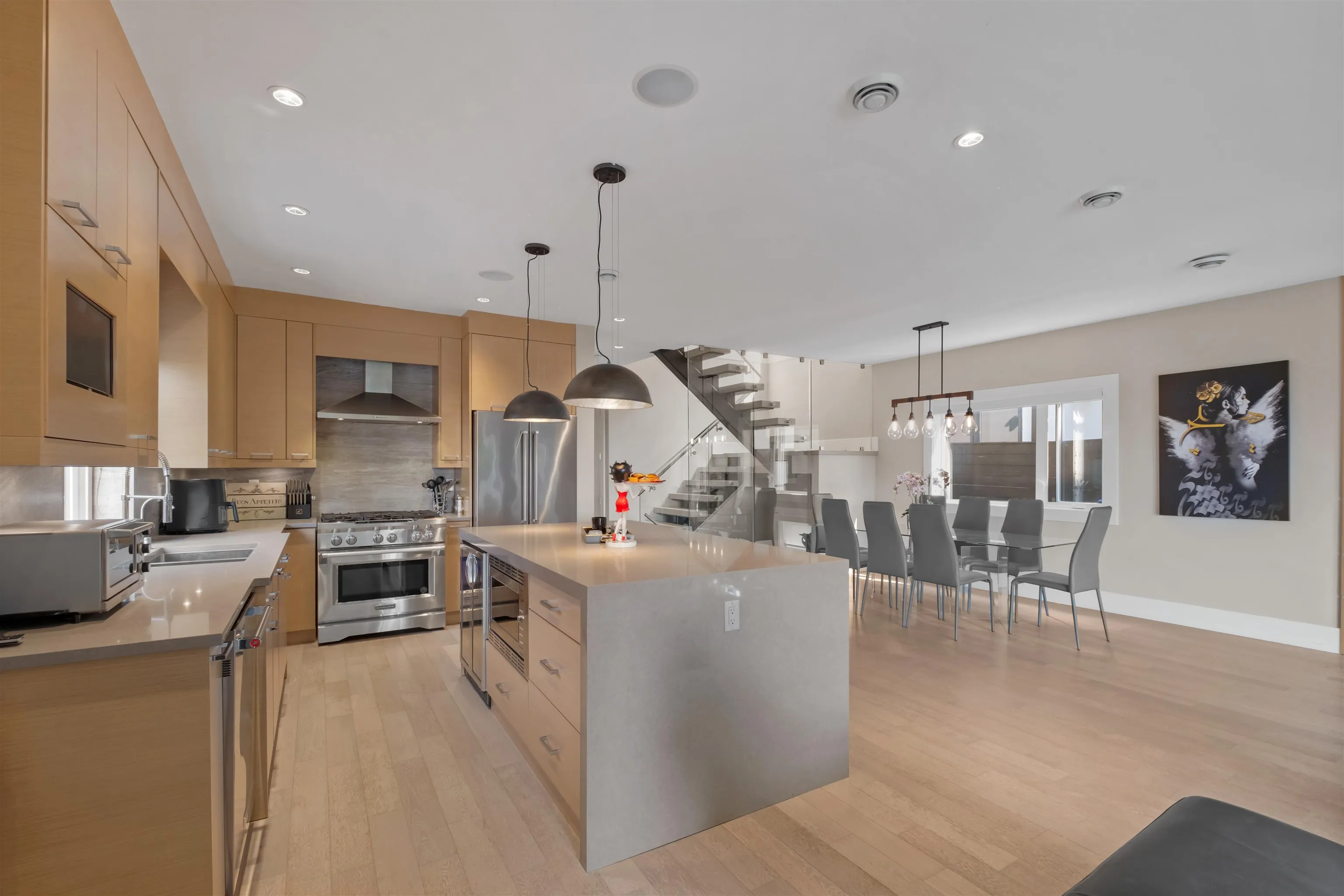 1033 Prospect Avenue