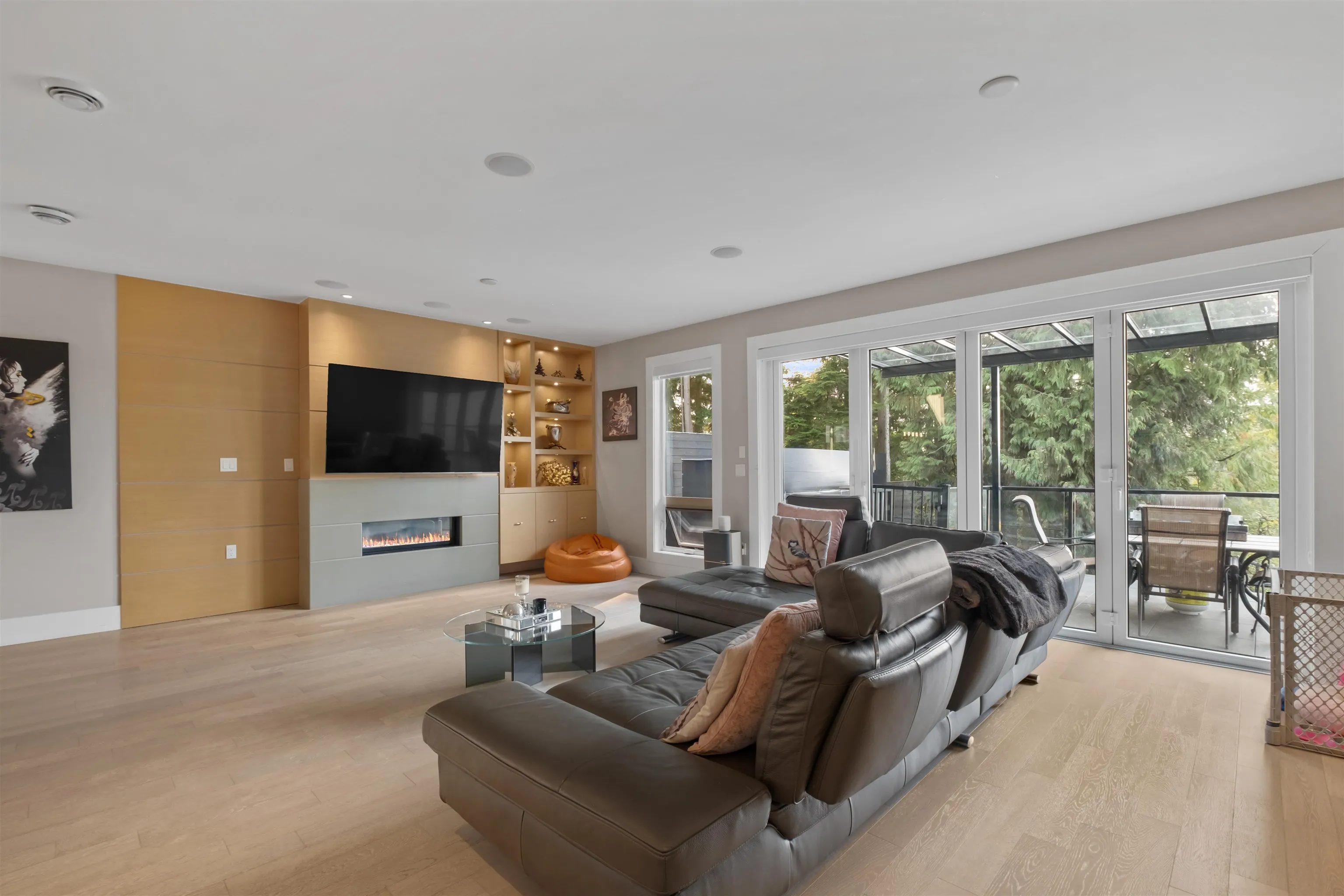 1033 Prospect Avenue