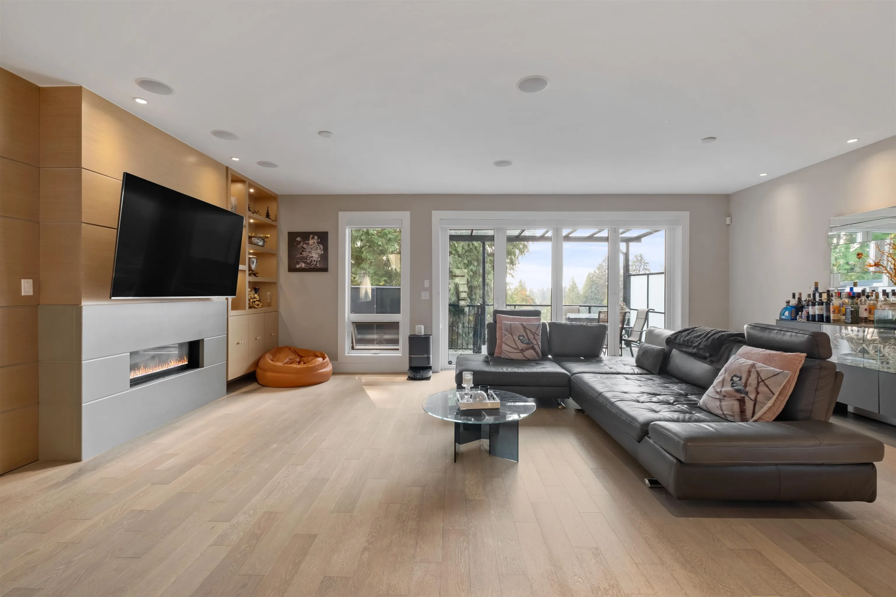 1033 Prospect Avenue