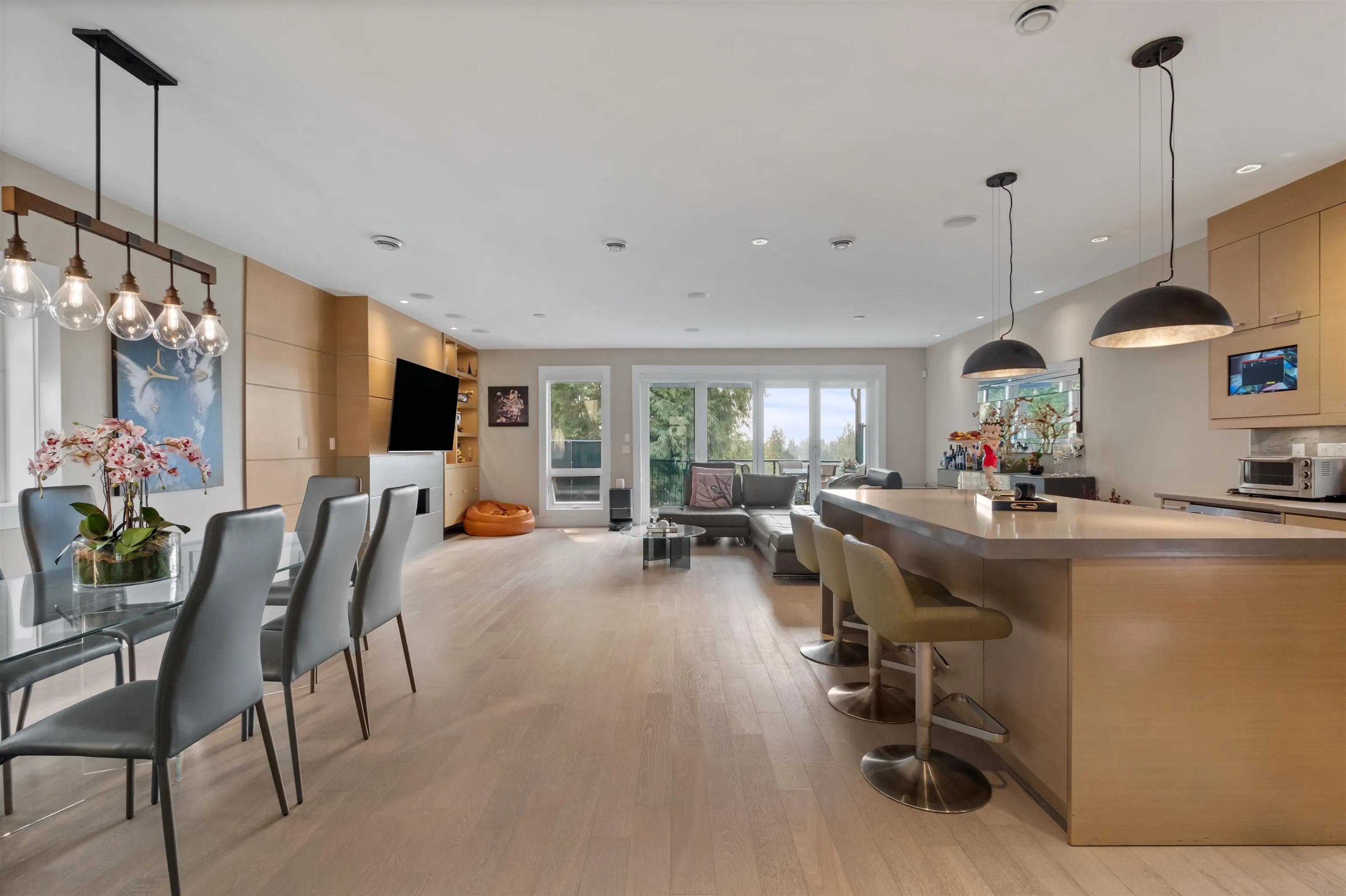 1033 Prospect Avenue