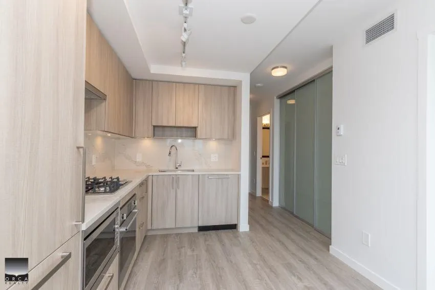 3610 13350 Central Avenue