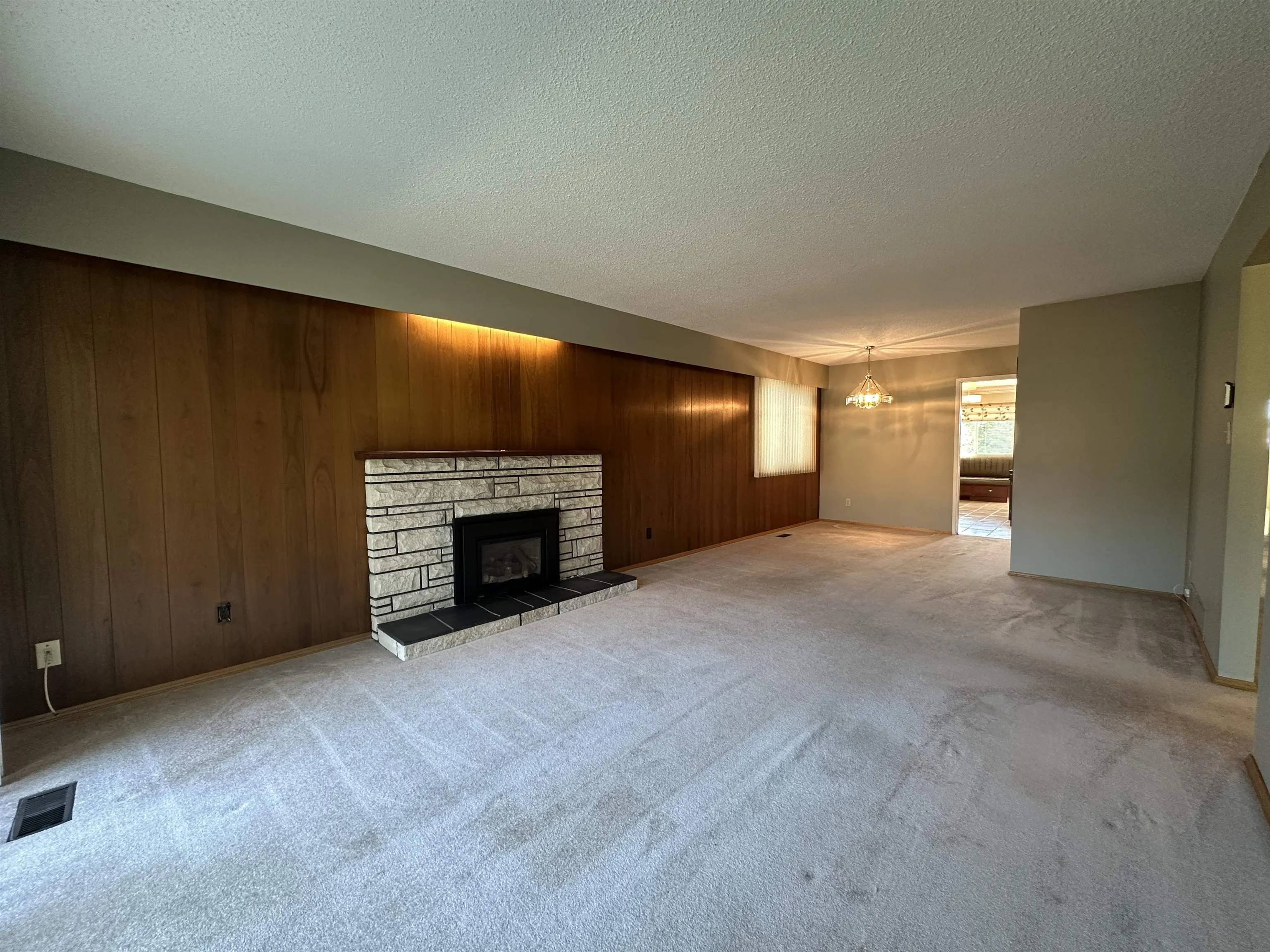 1542 West 65th Ave