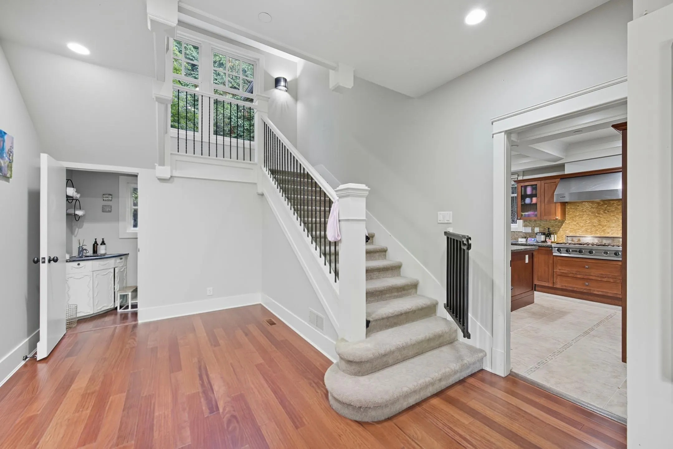1350 W 15th Avenue