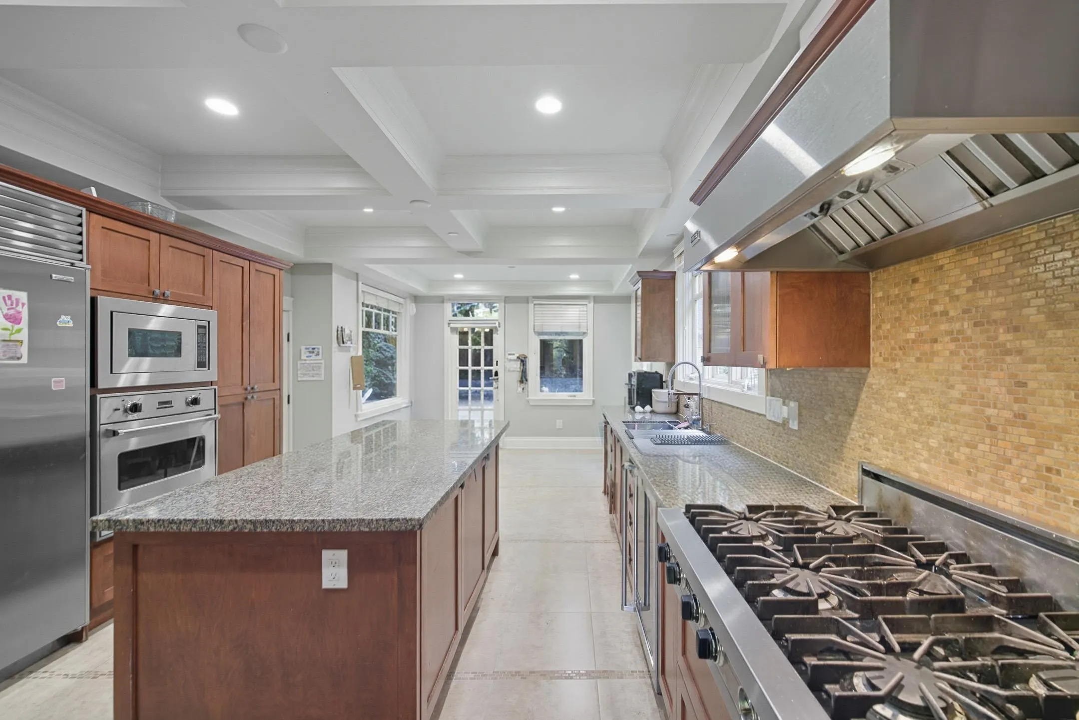 1350 W 15th Avenue