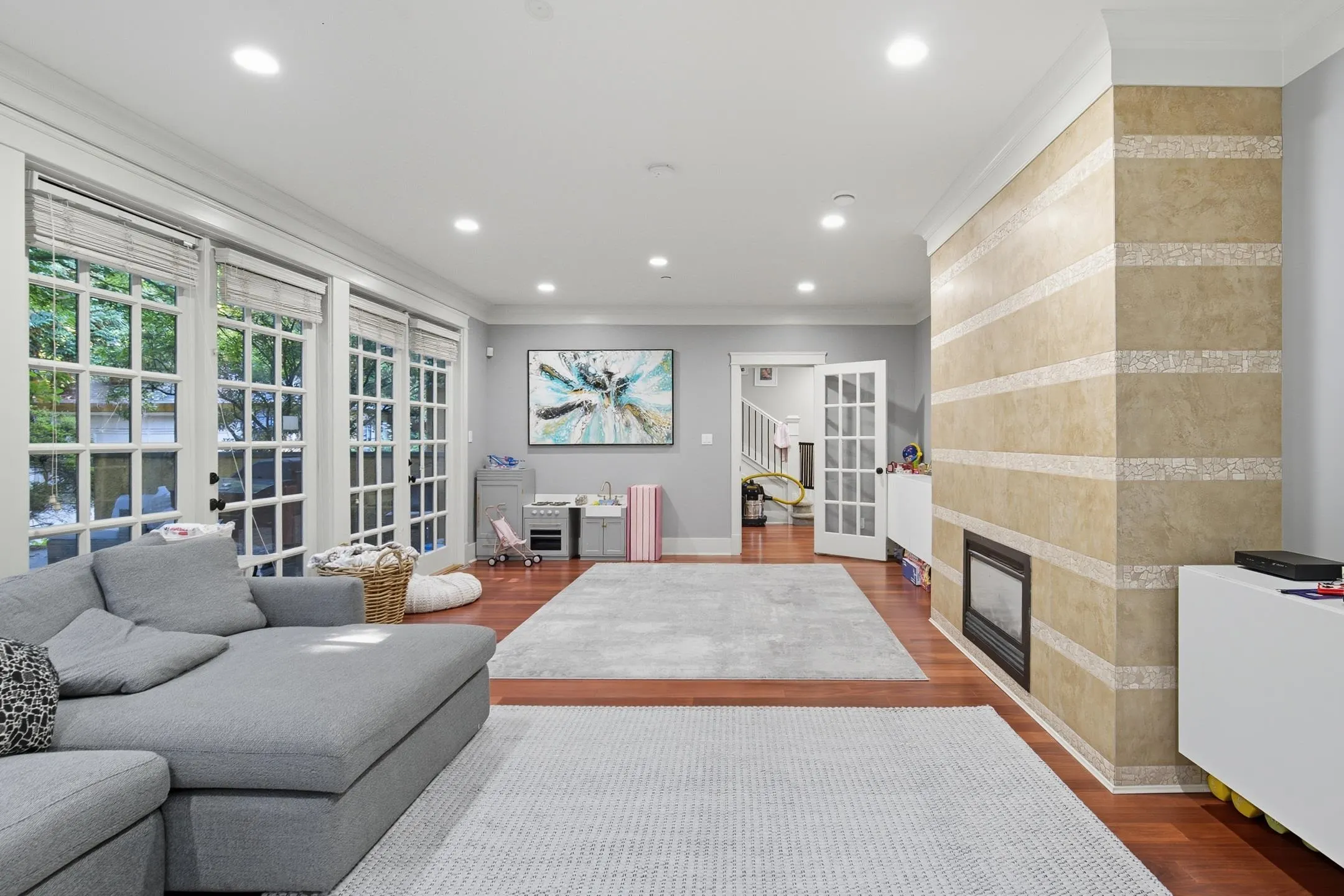 1350 W 15th Avenue