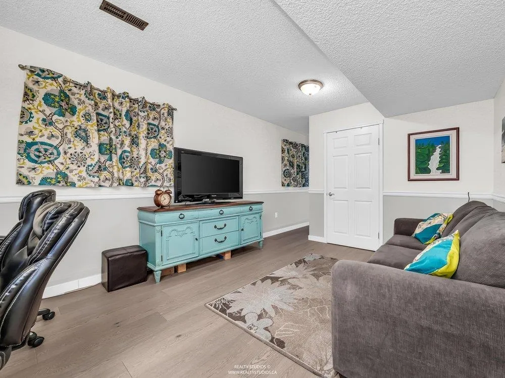 10920 Hogarth Drive