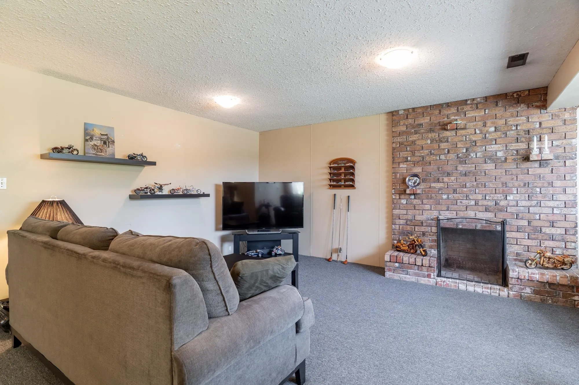 10935 Monroe Drive
