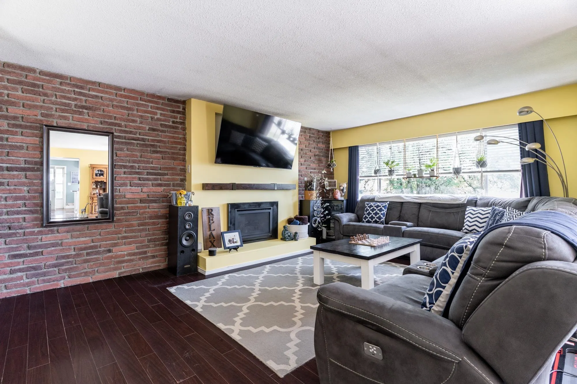 10935 Monroe Drive