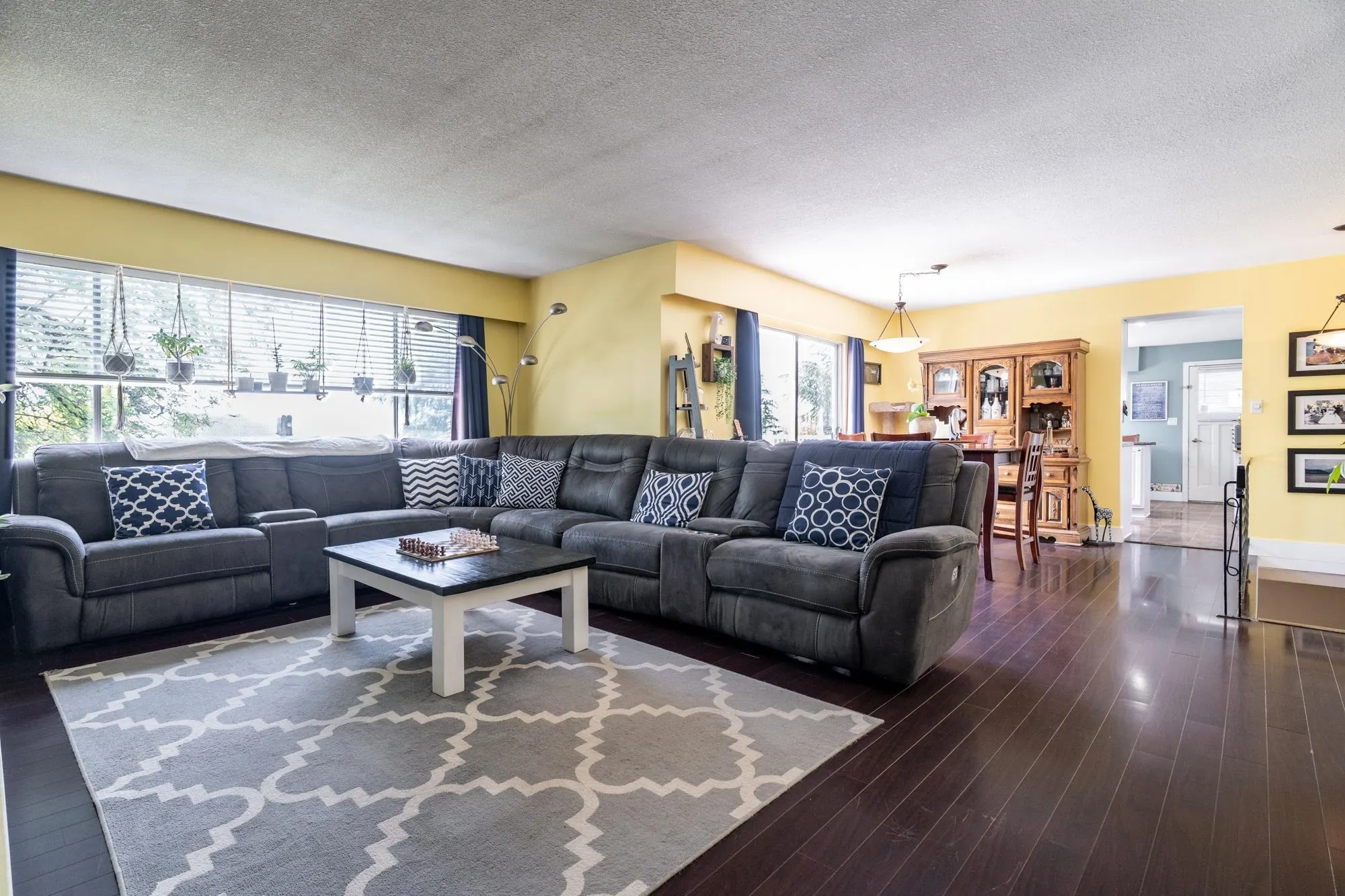 10935 Monroe Drive