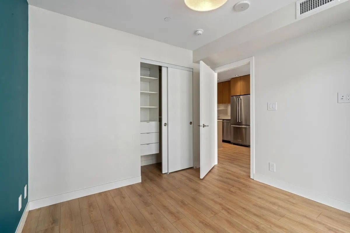 1601 111 E 1st Avenue