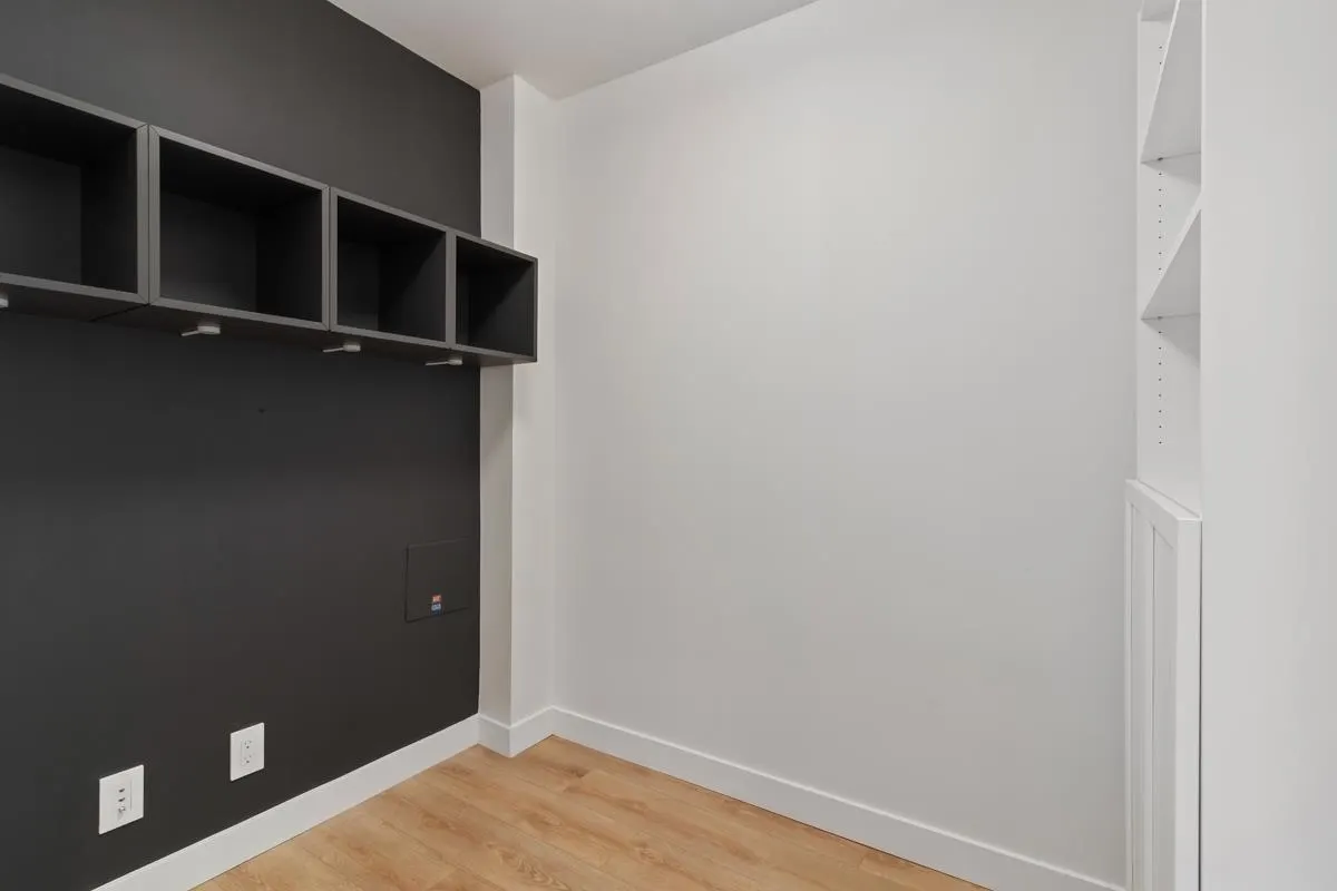 1601 111 E 1st Avenue