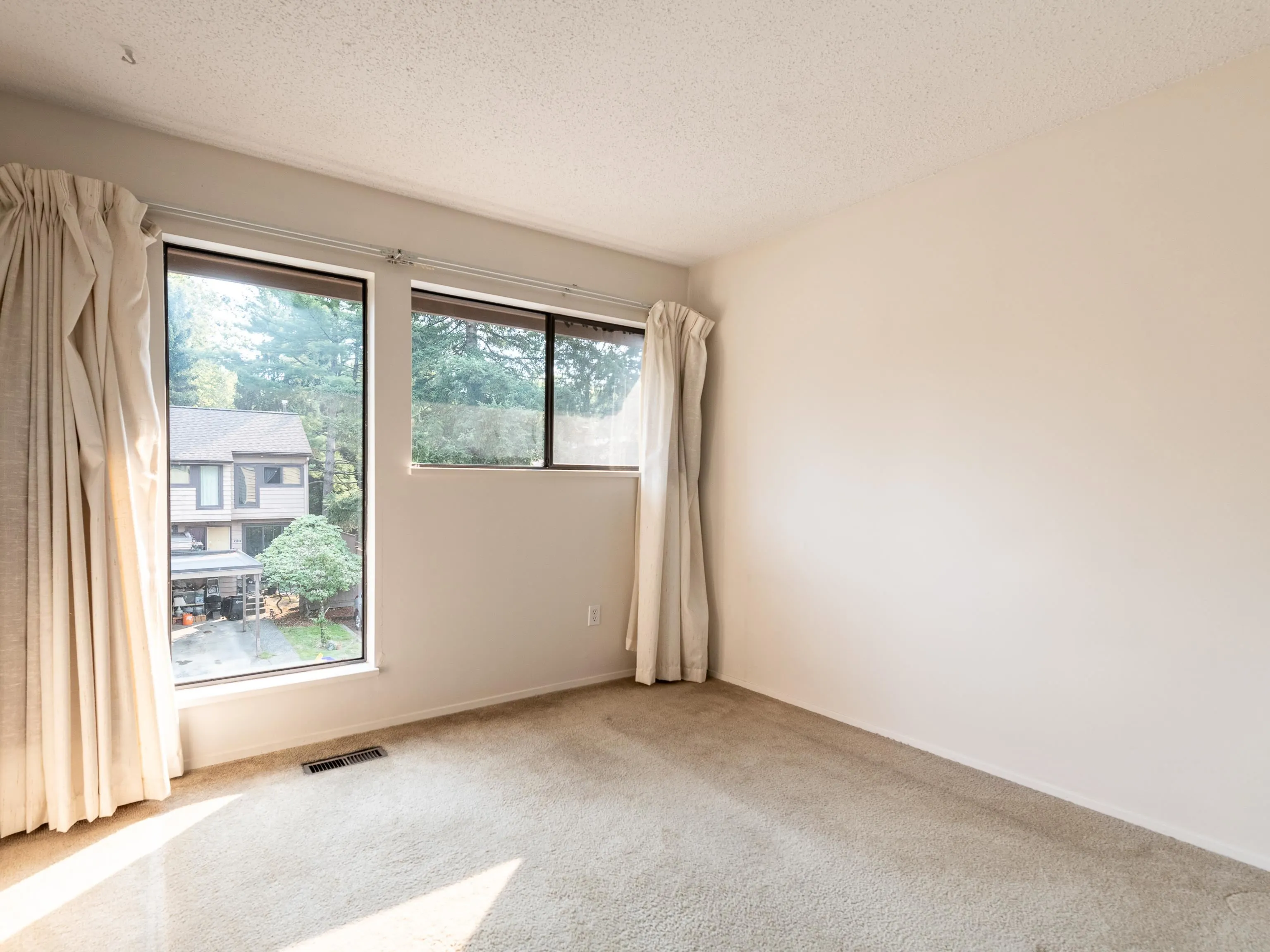 4245 Birchwood Crescent