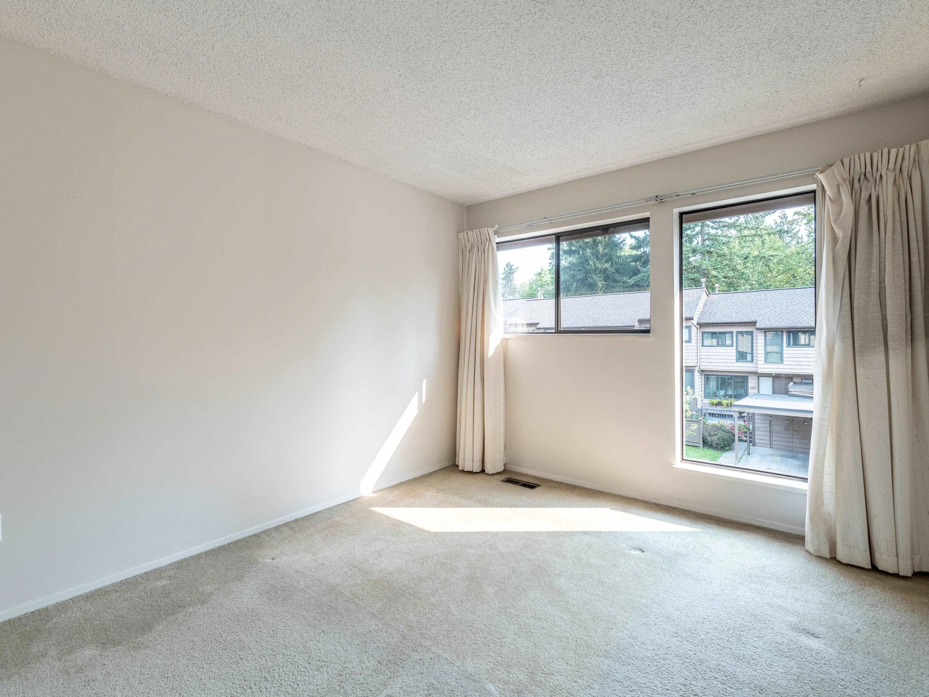 4245 Birchwood Crescent