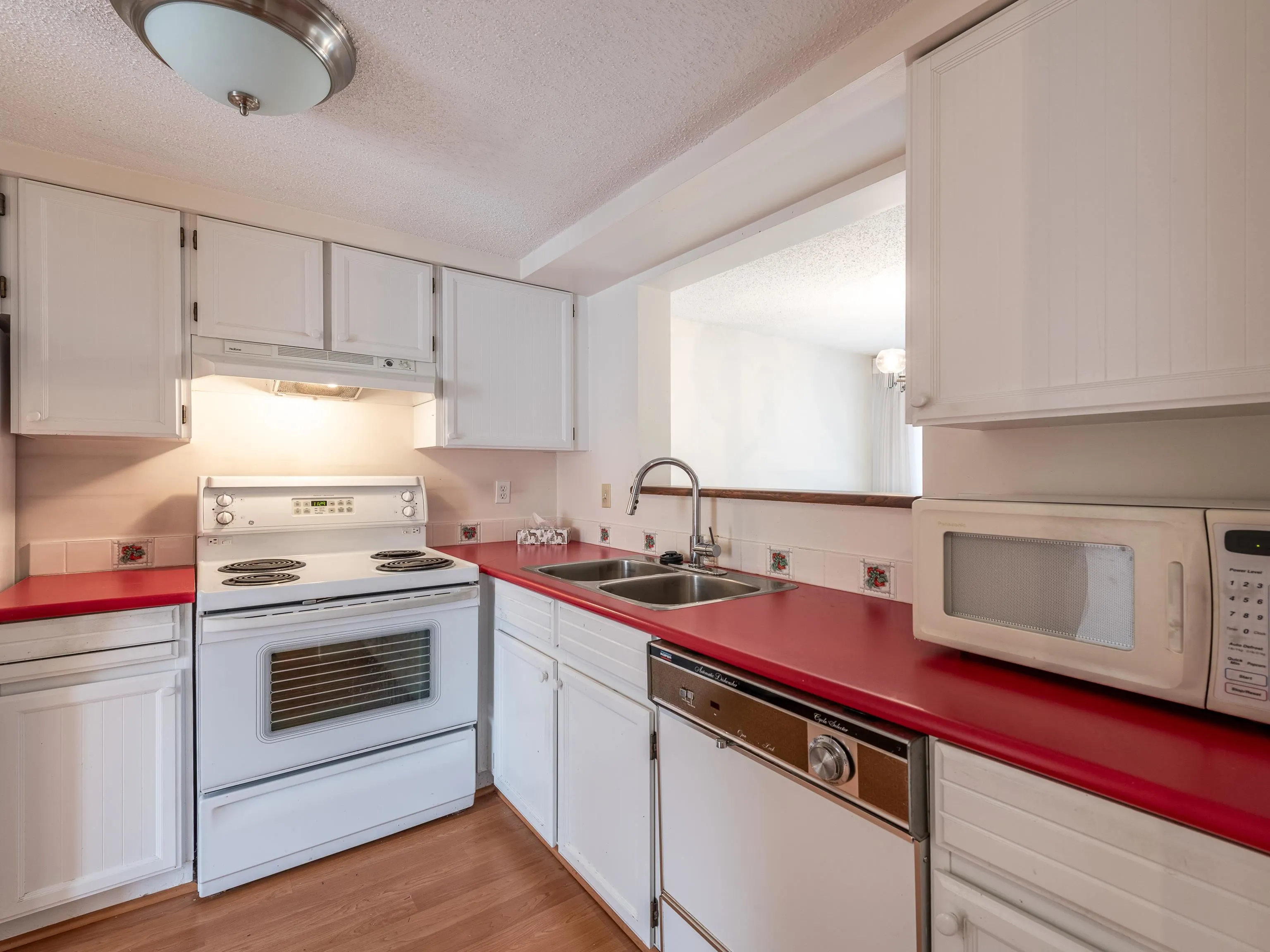 4245 Birchwood Crescent