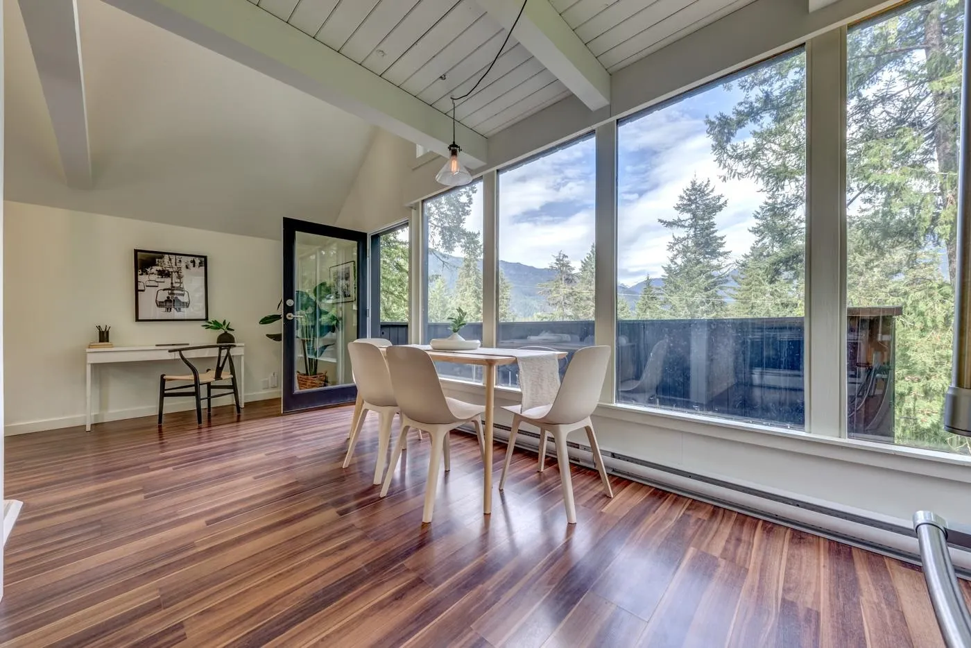 9218 Pinetree Lane