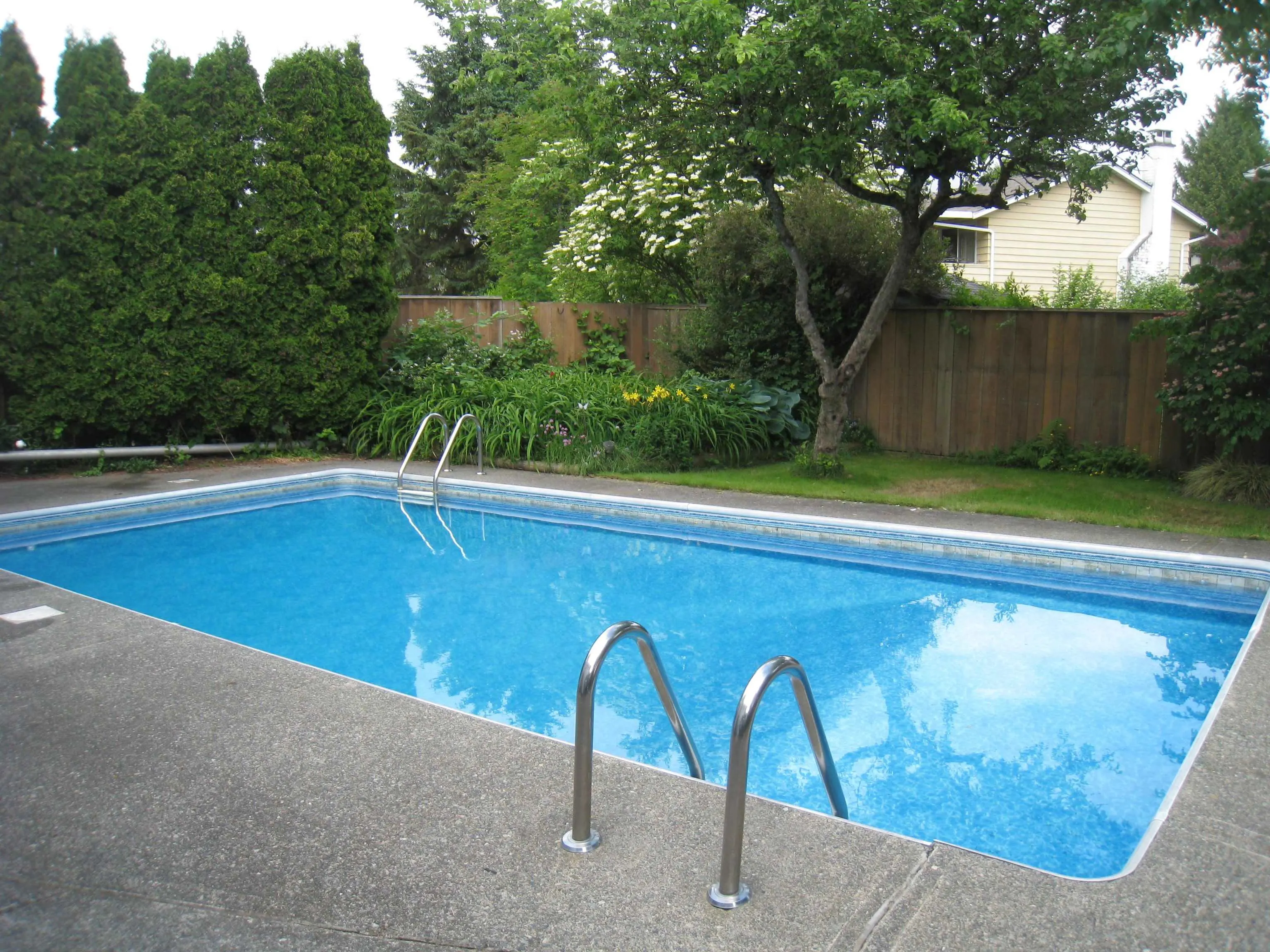 6160 Redfern Crescent