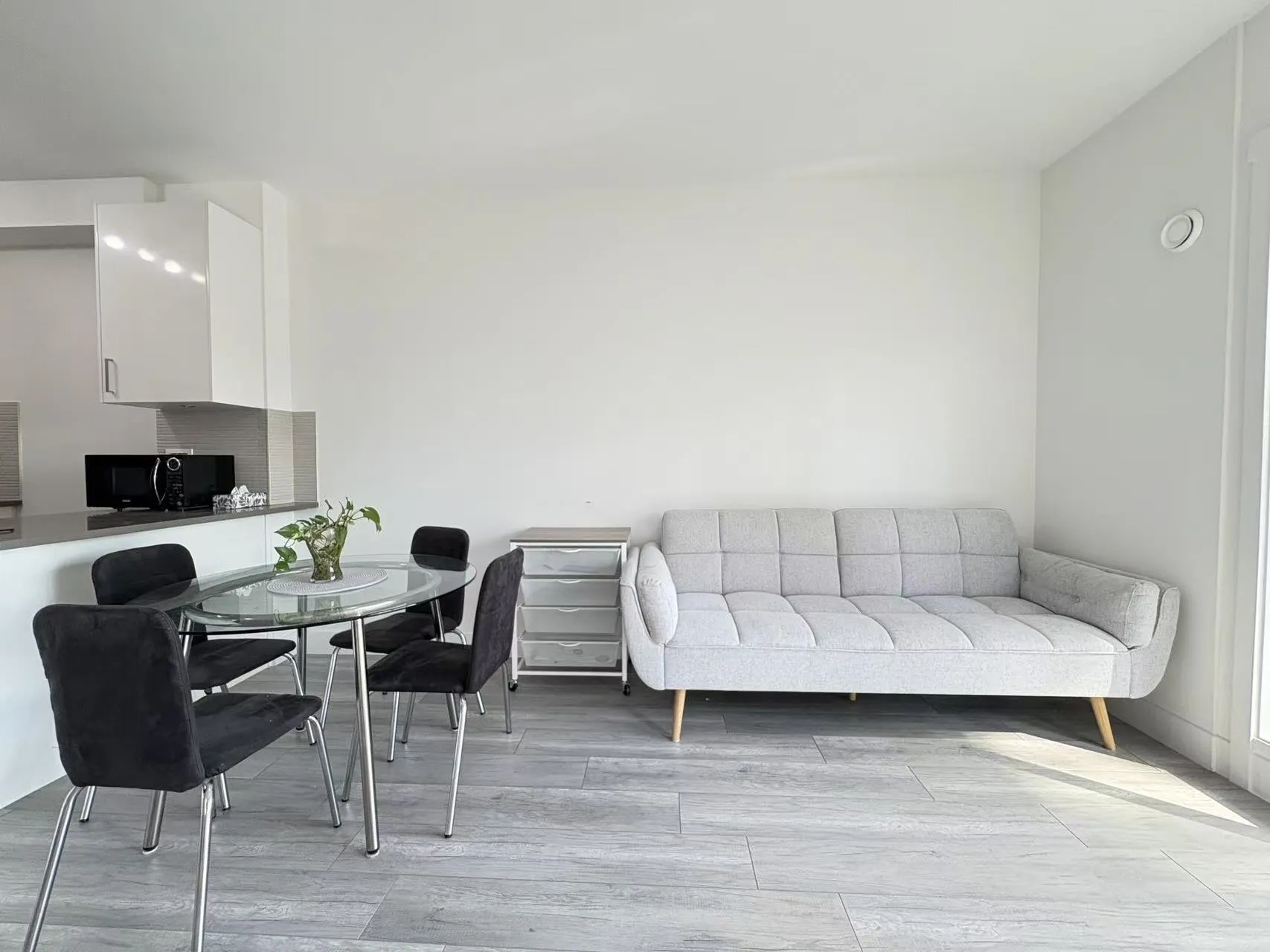 406 9689 140 Street