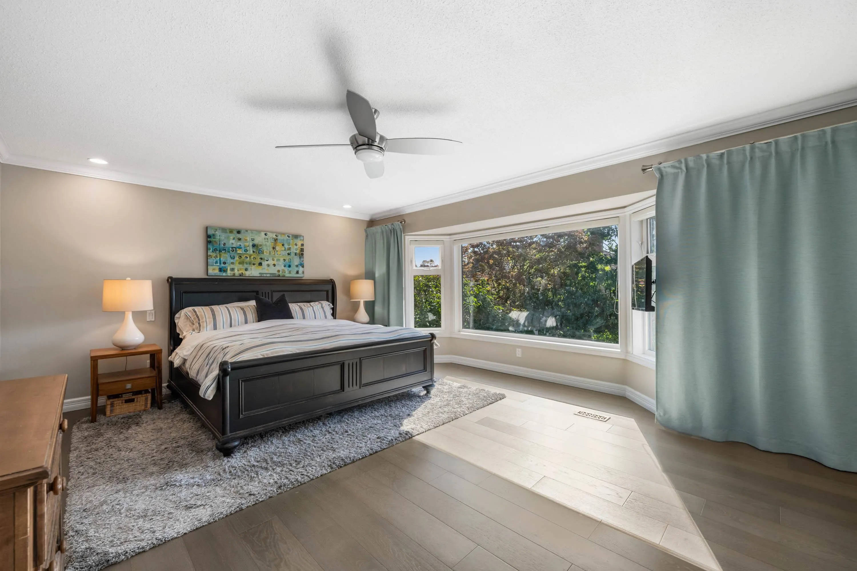 5796 Goldenrod Crescent