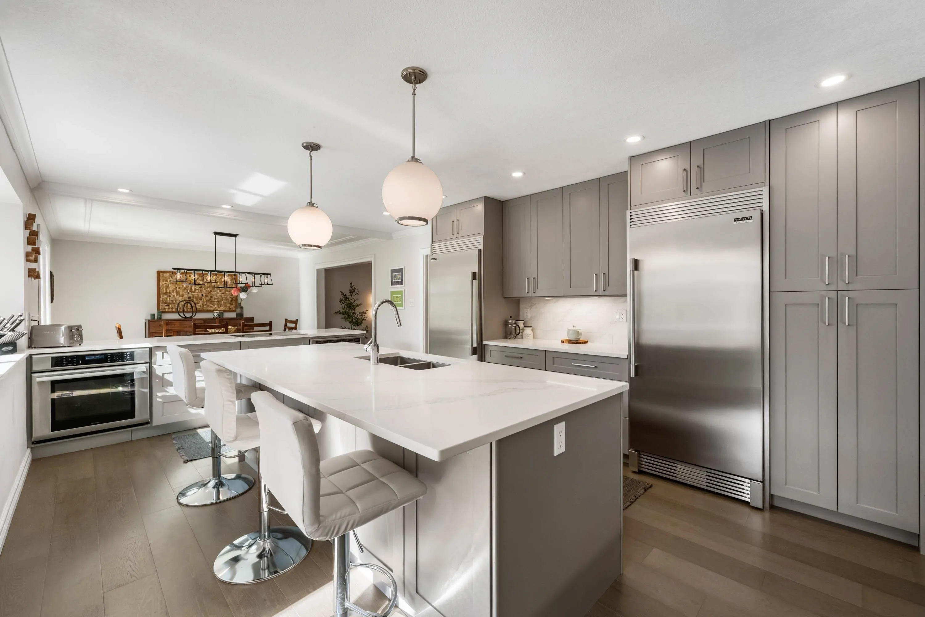5796 Goldenrod Crescent