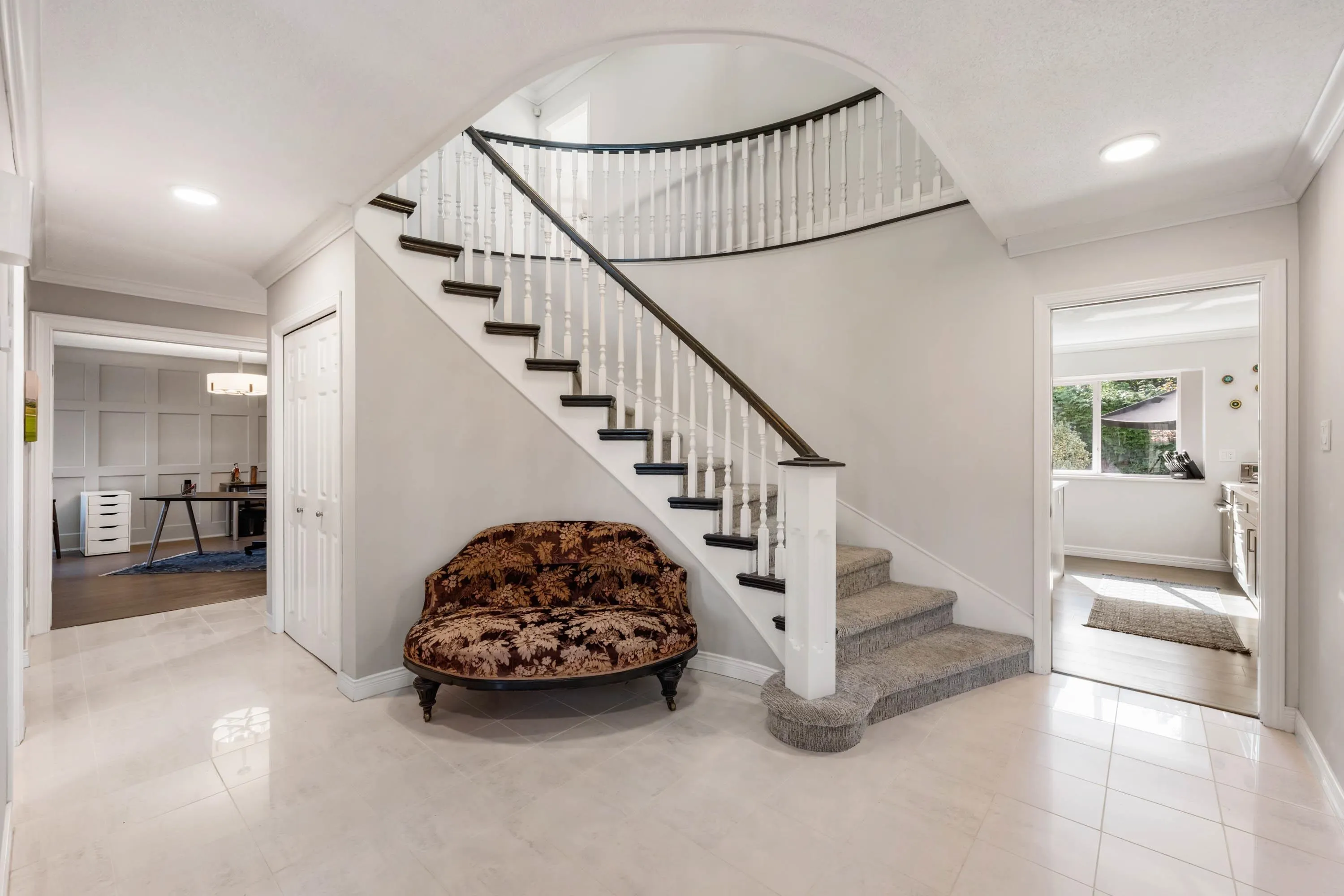 5796 Goldenrod Crescent