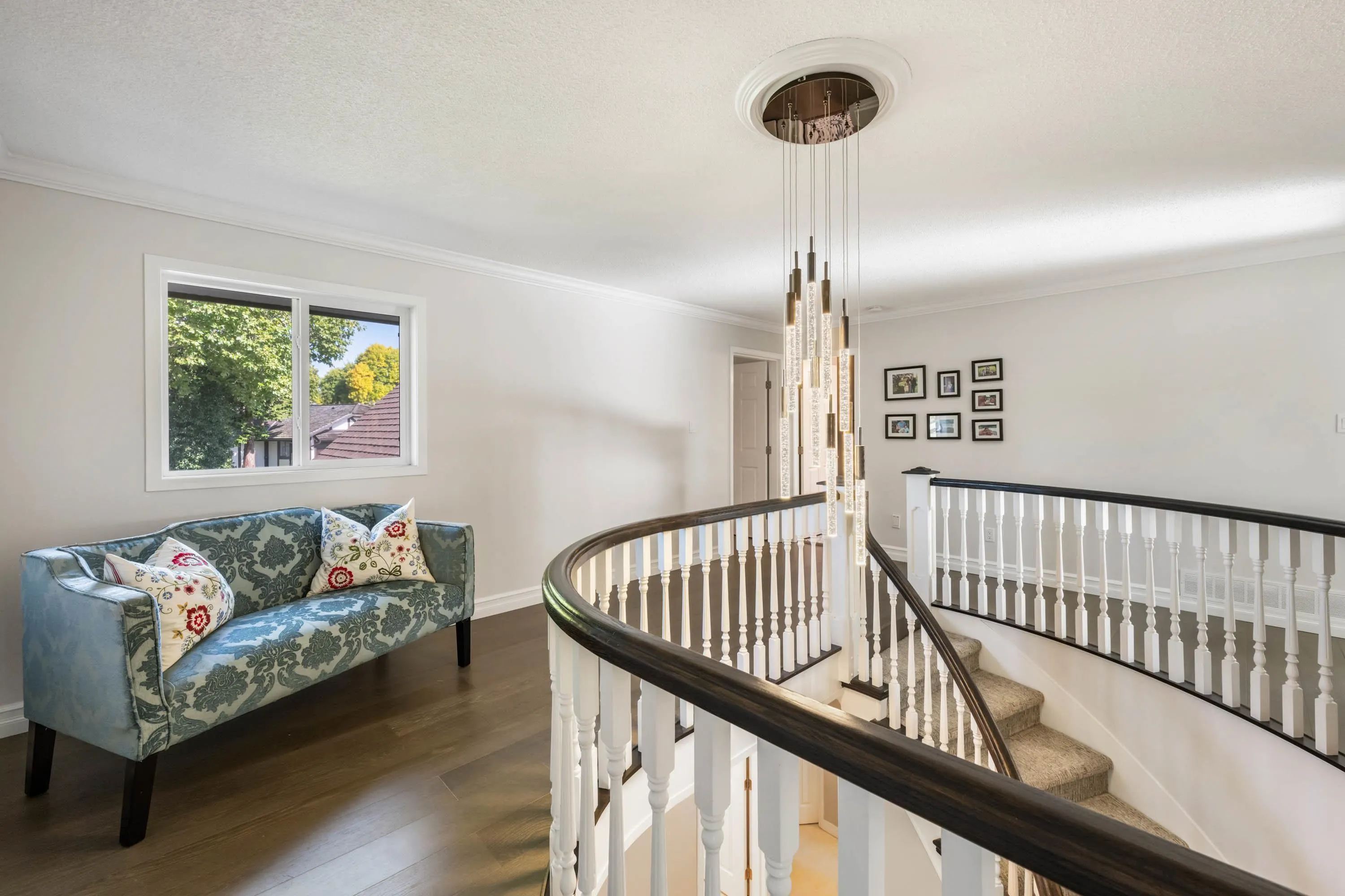5796 Goldenrod Crescent