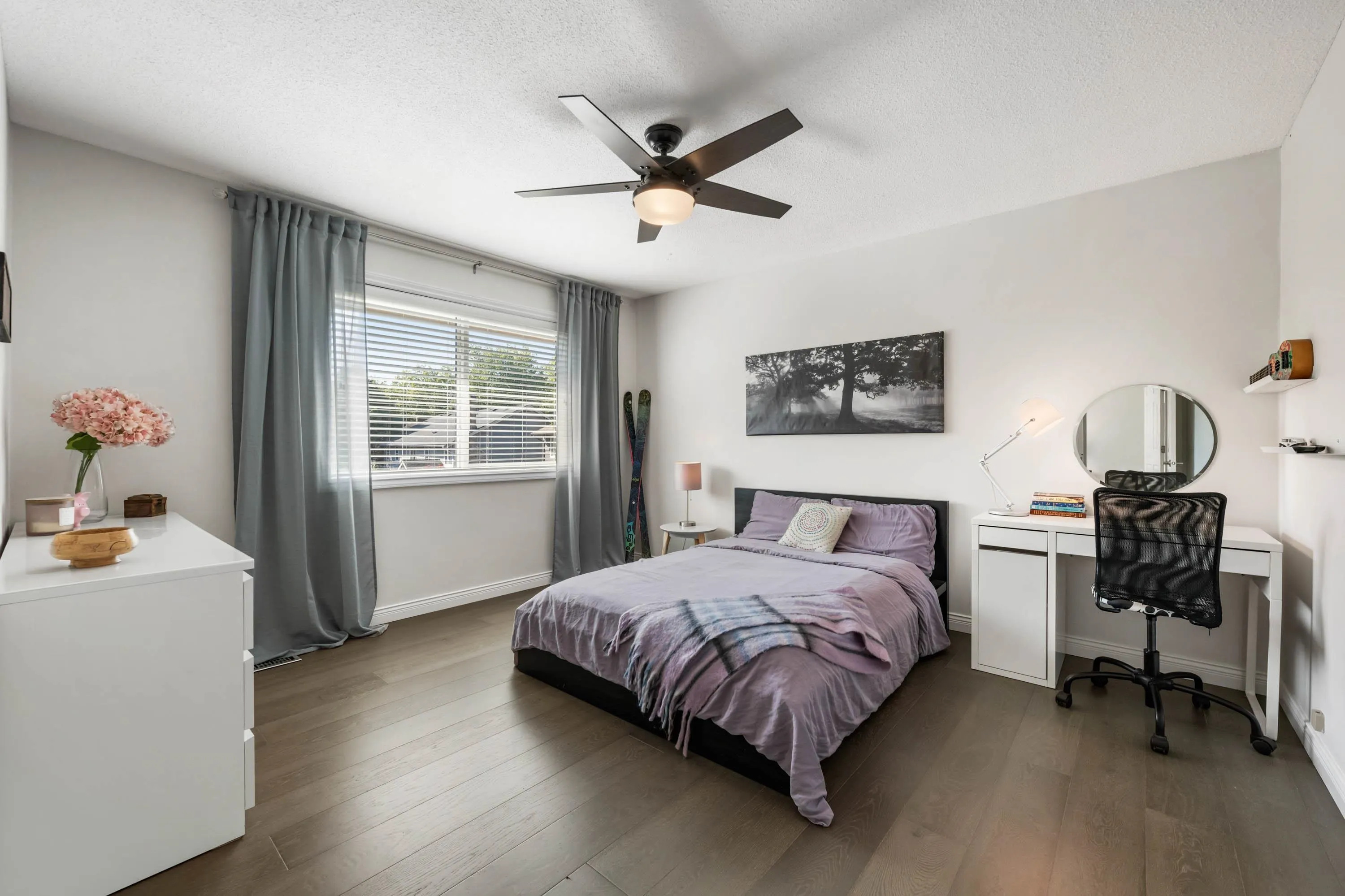 5796 Goldenrod Crescent