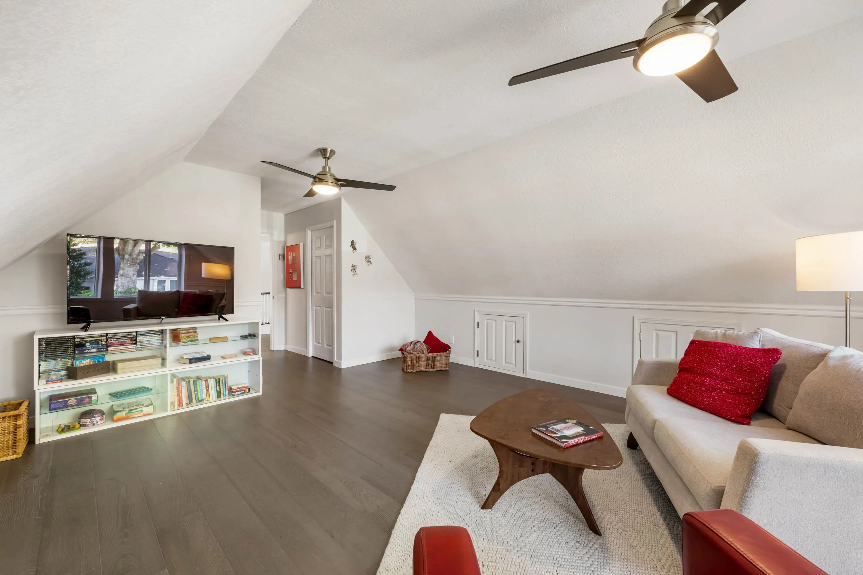 5796 Goldenrod Crescent