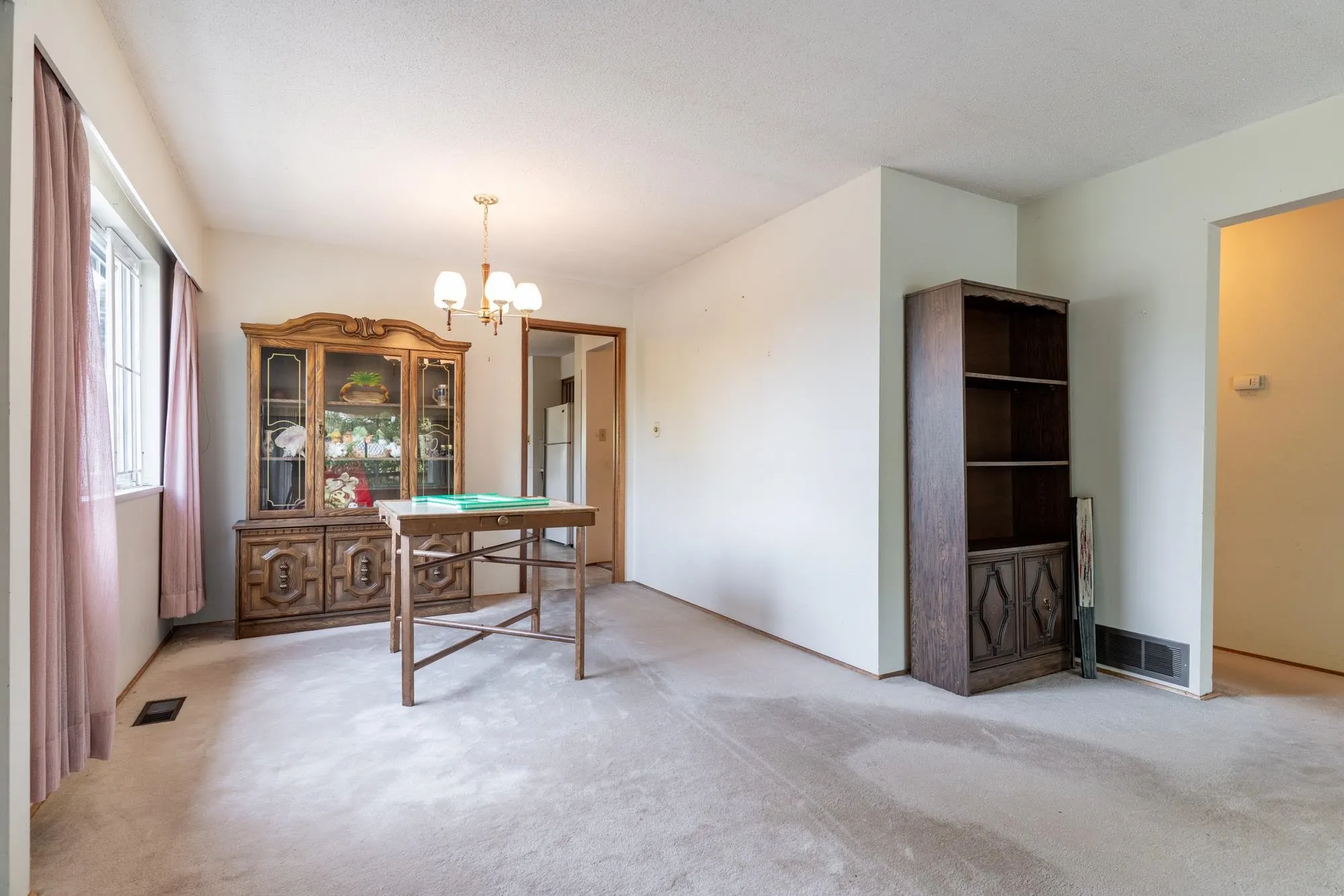 150 E 28 Avenue