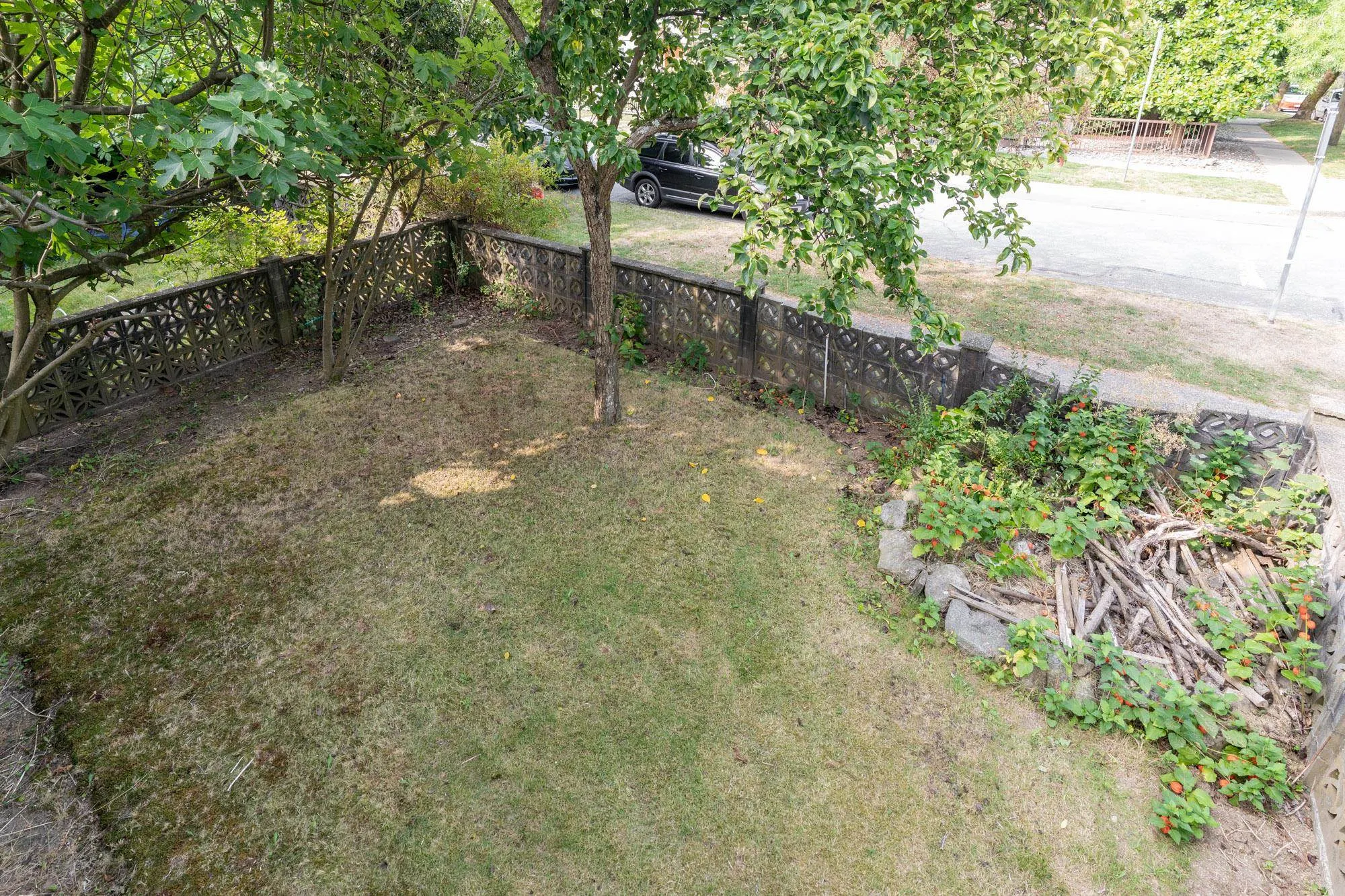 150 E 28 Avenue