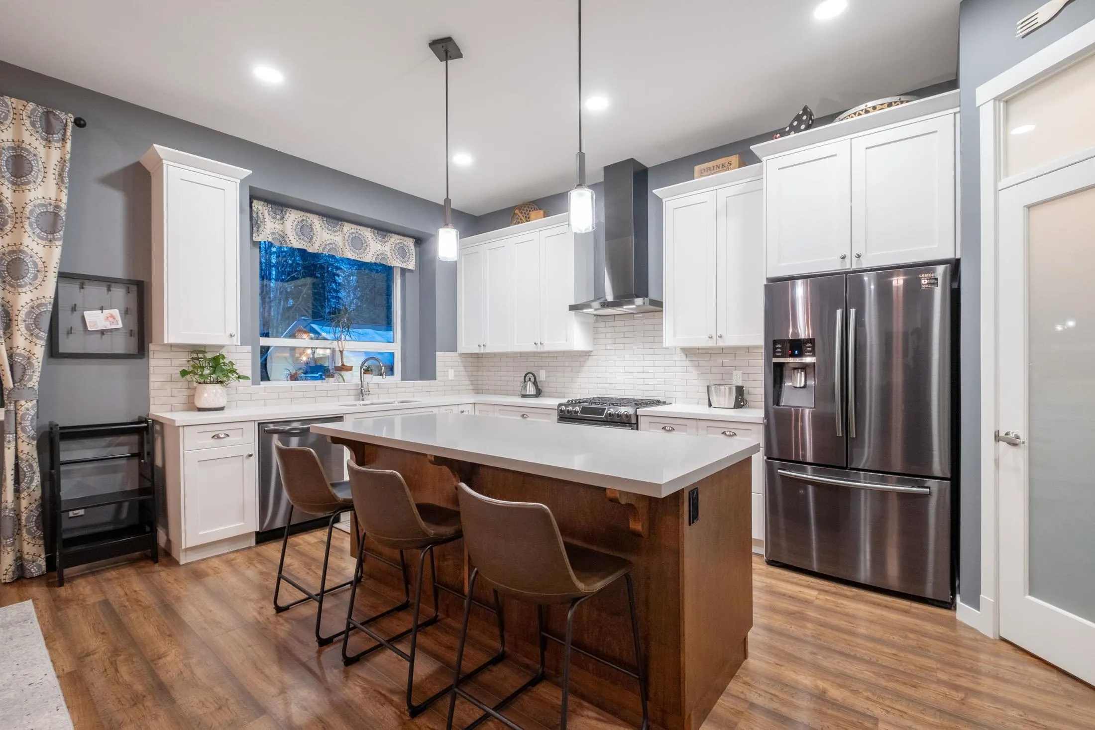 24095 Fern Crescent