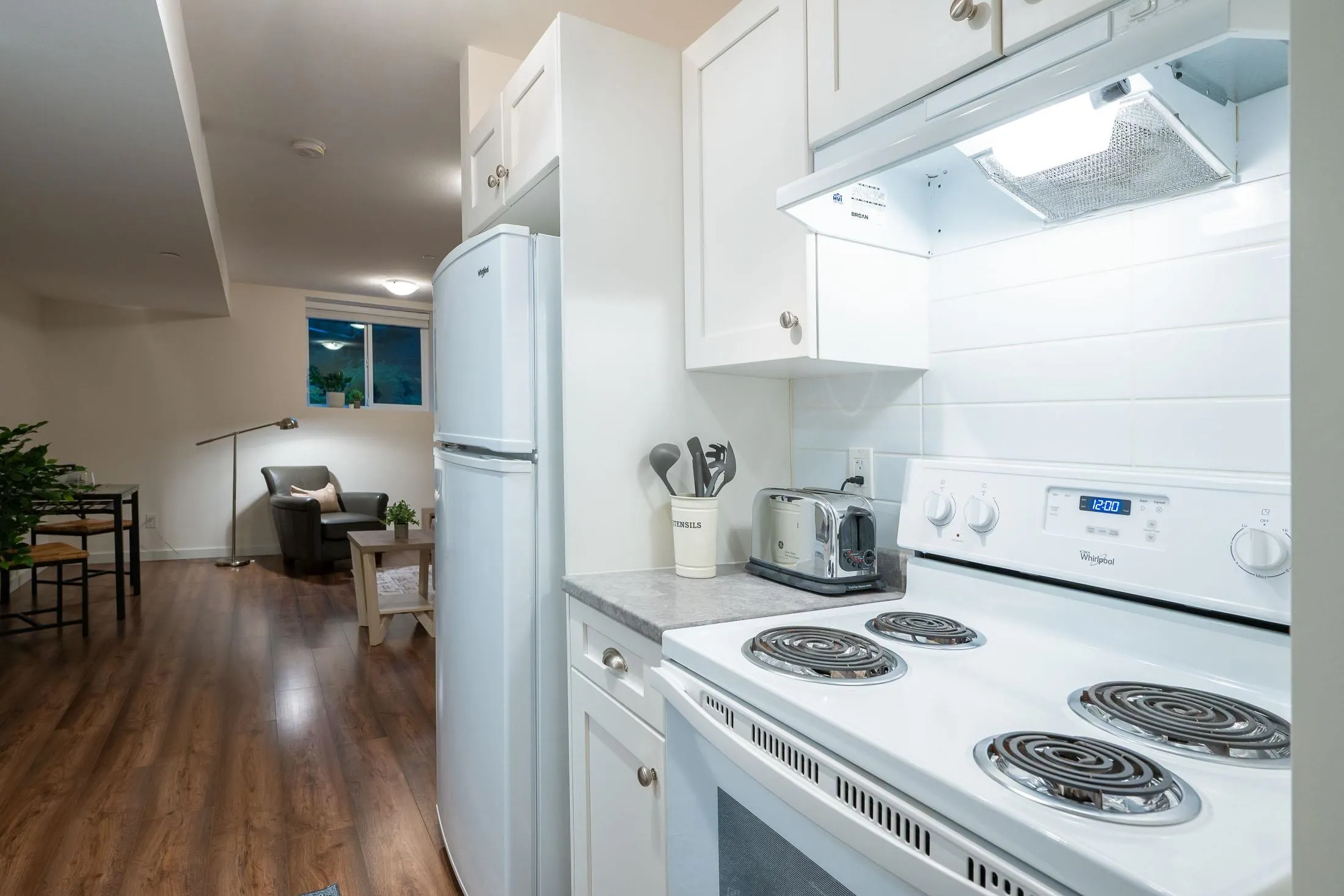 24095 Fern Crescent