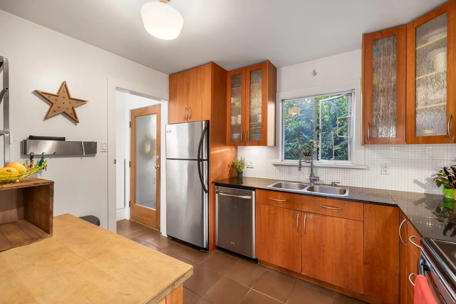 158 E 17th Avenue