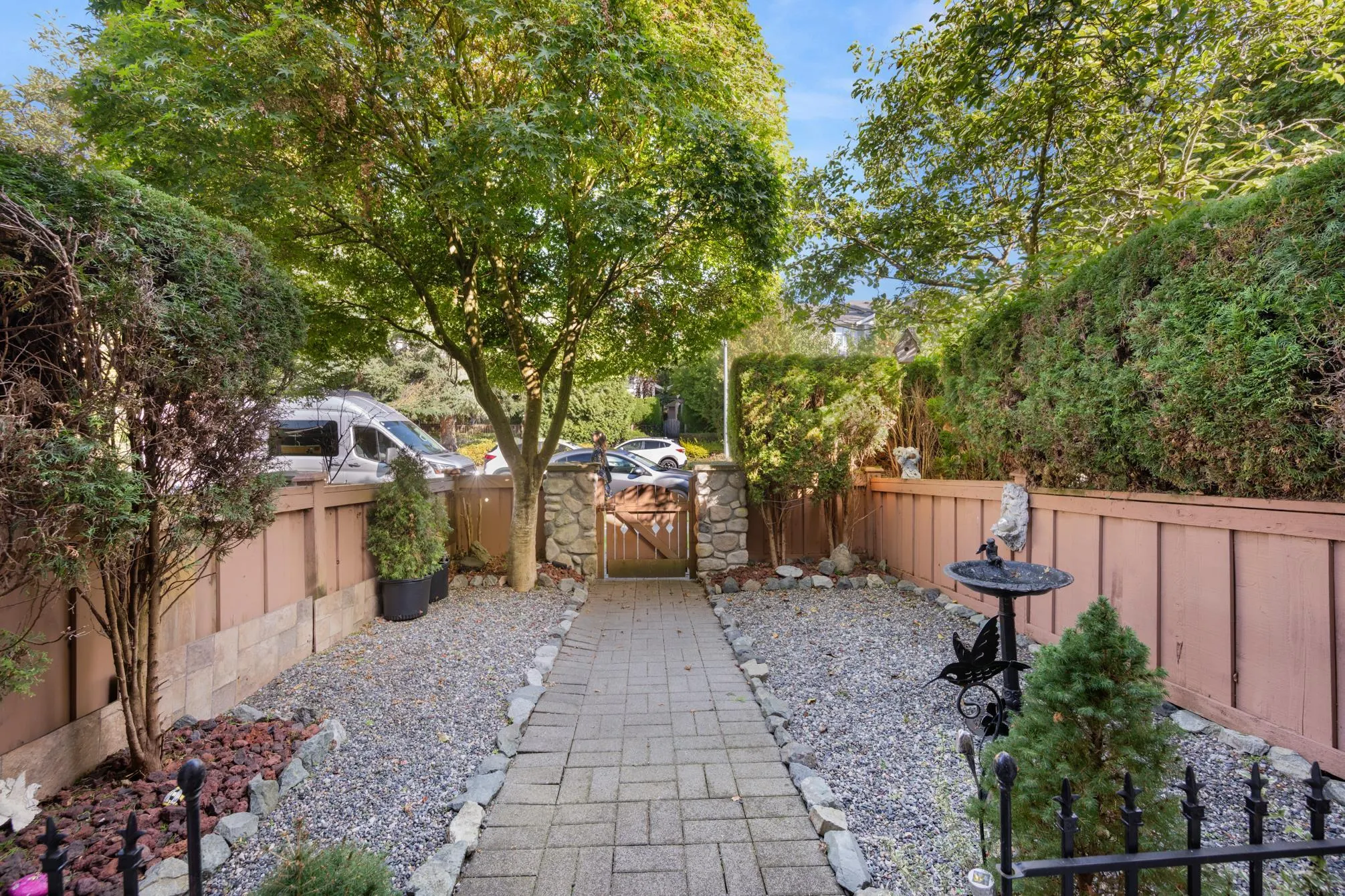93 20460 66 Avenue