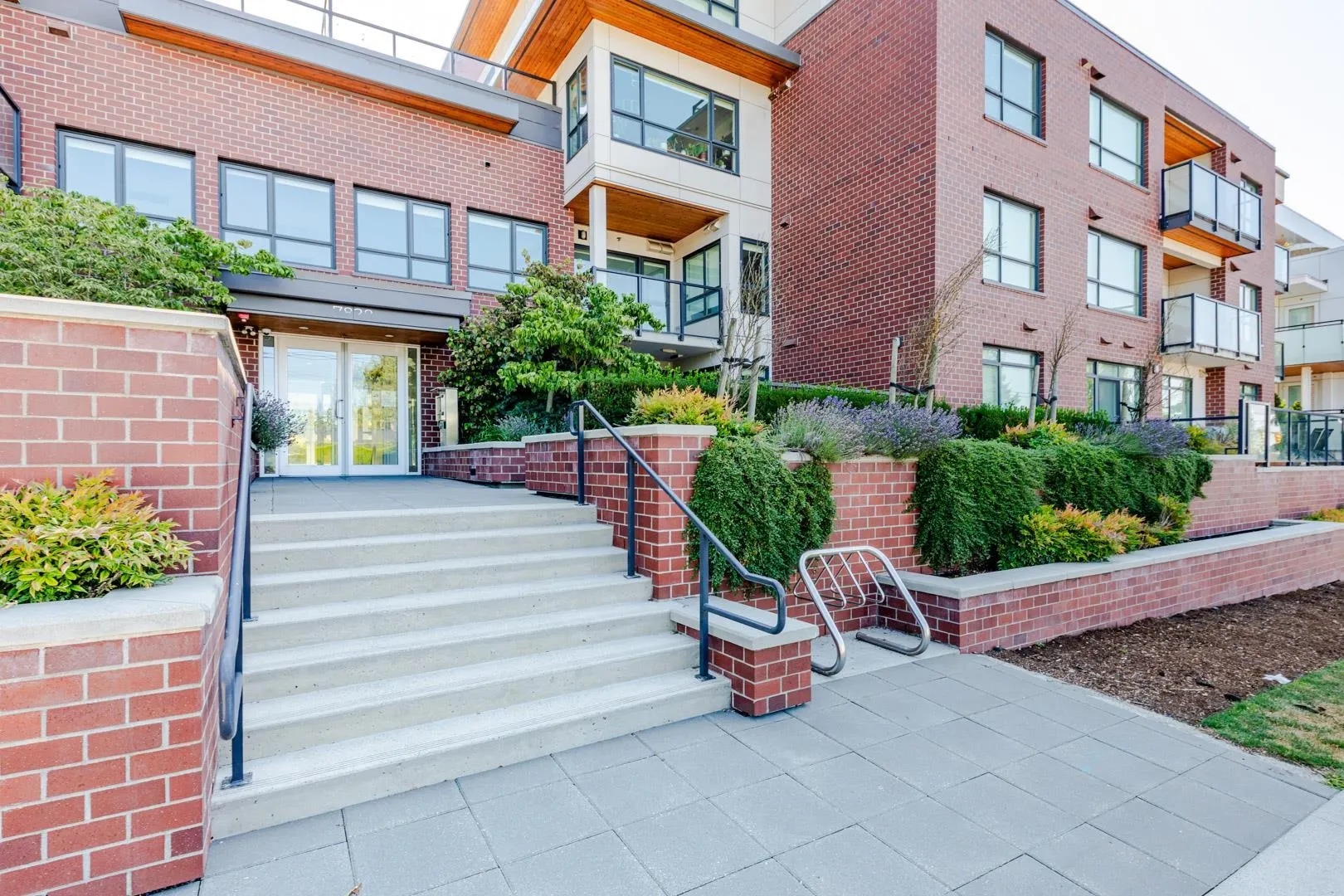 104 7828 Granville Street