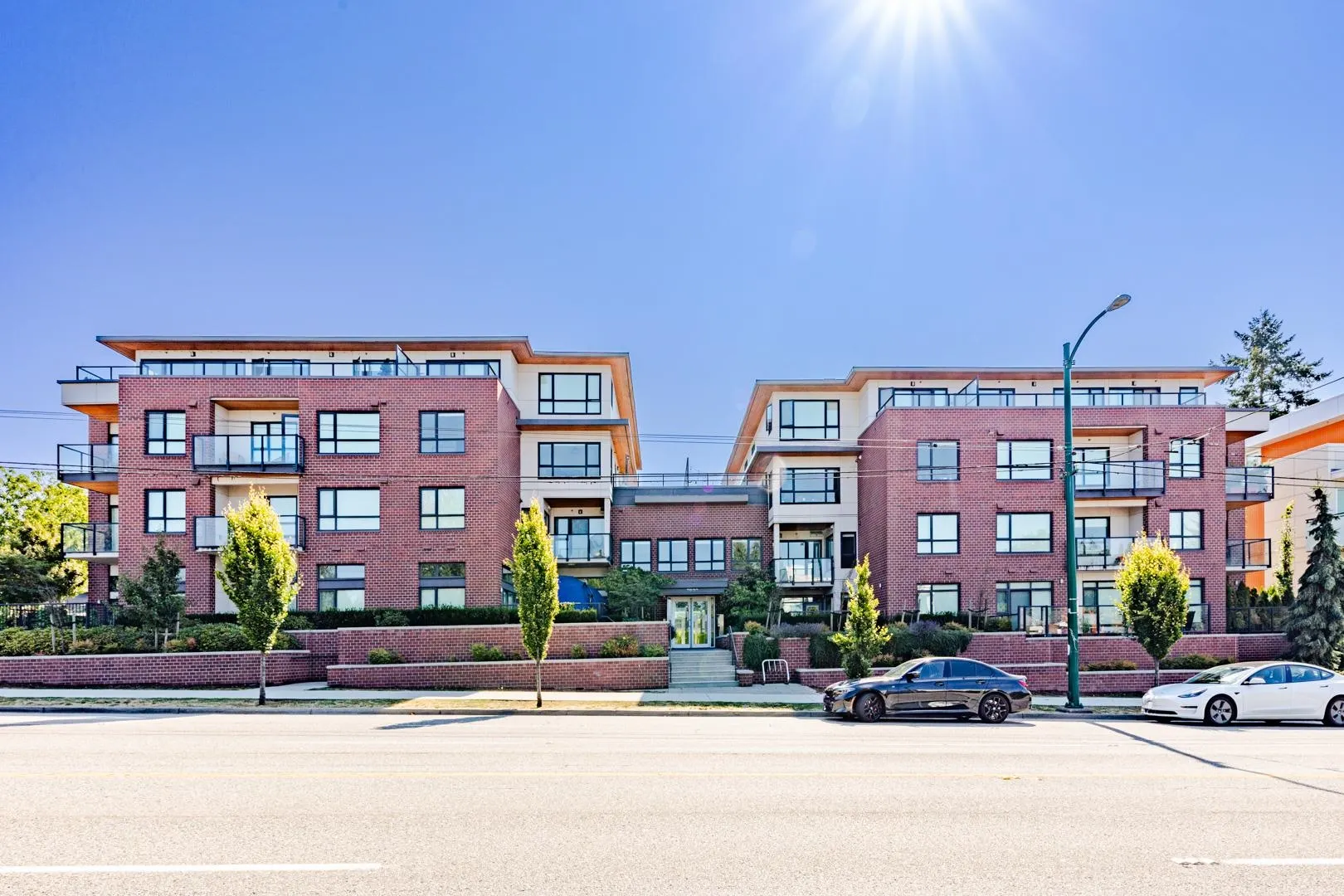 104 7828 Granville Street