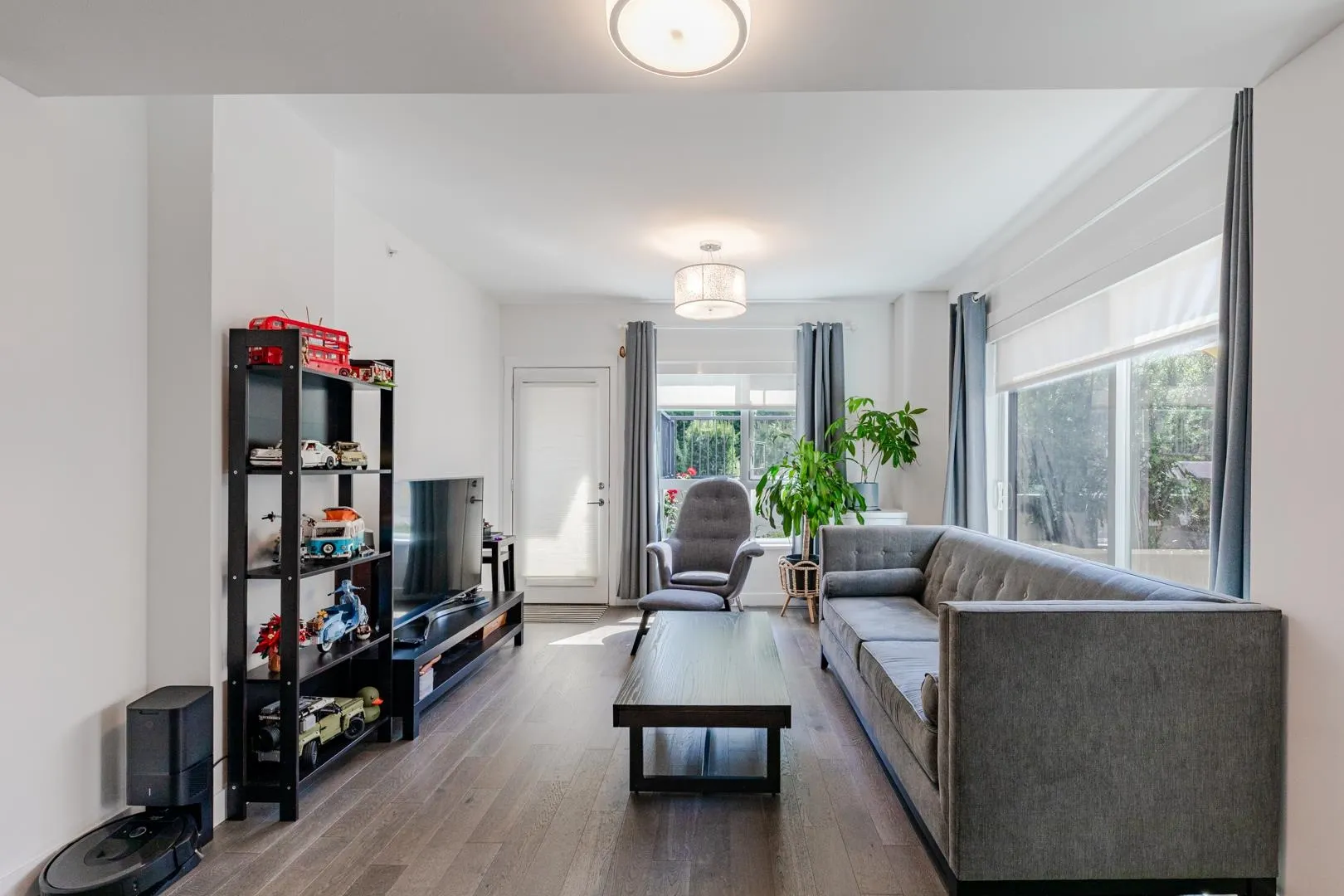 104 7828 Granville Street