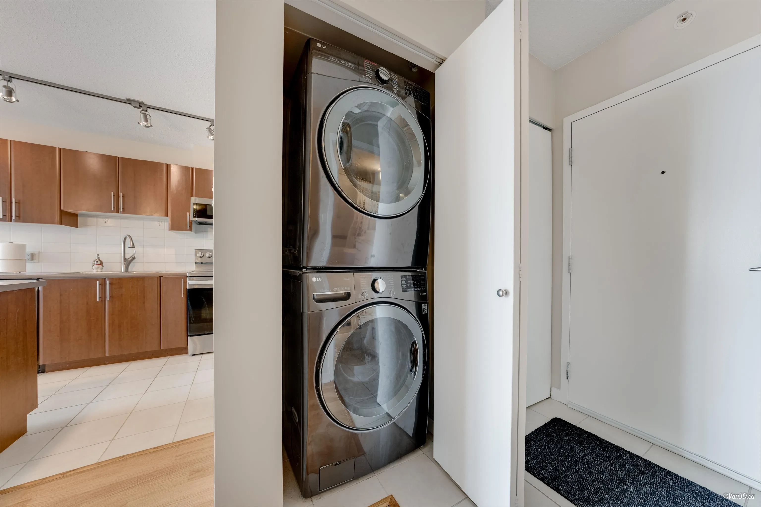 3003 1178 Heffley Crescent