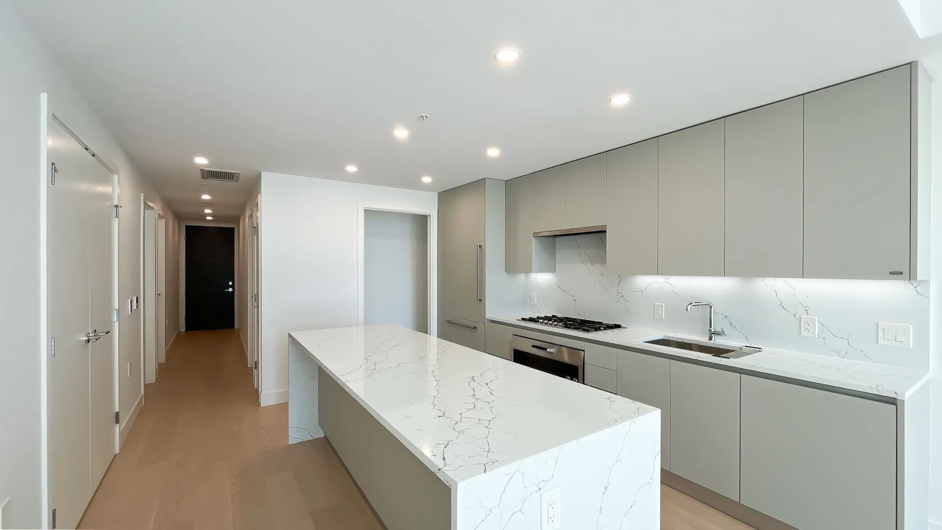 205 1331 Marine Drive