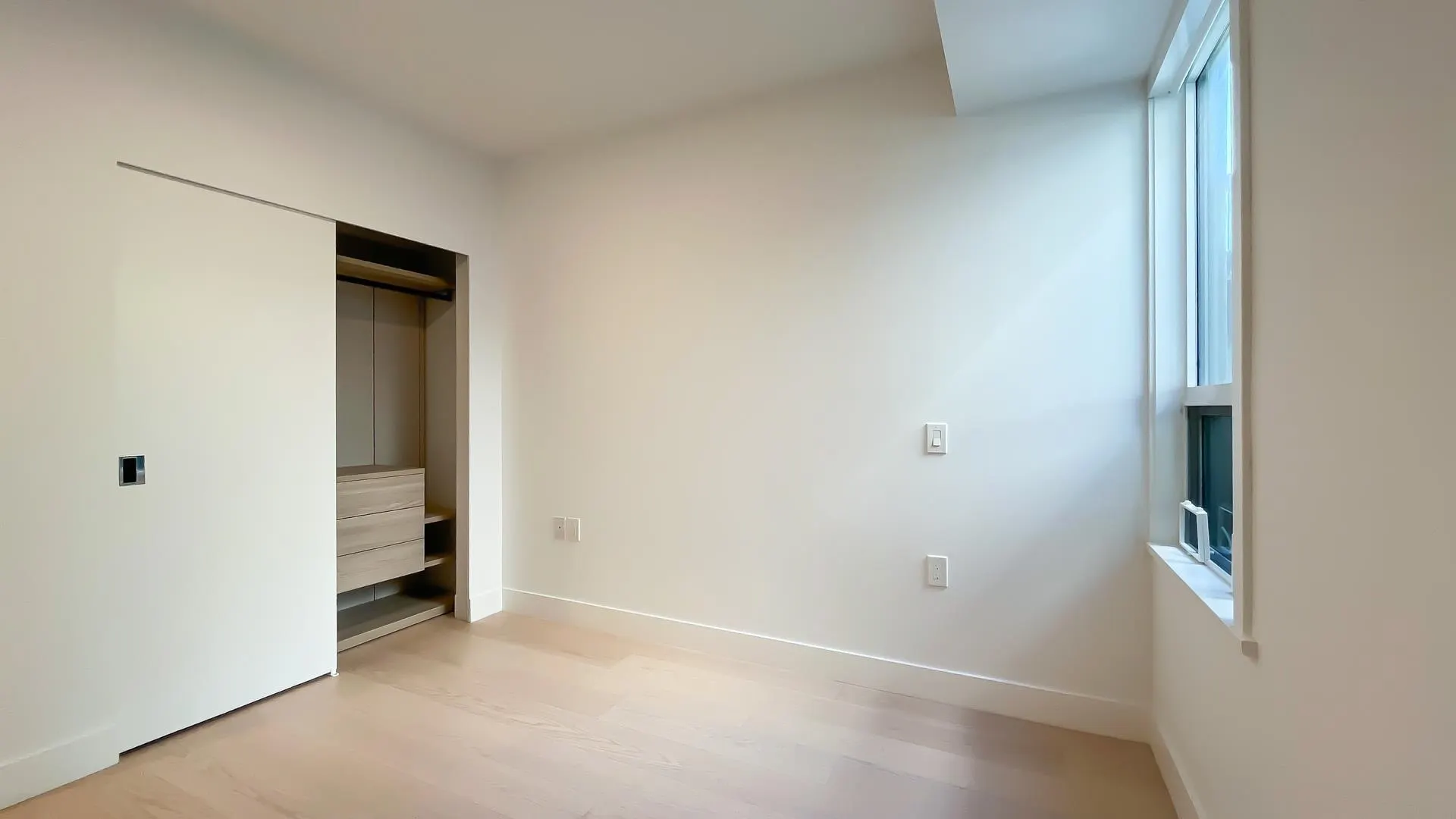 205 1331 Marine Drive