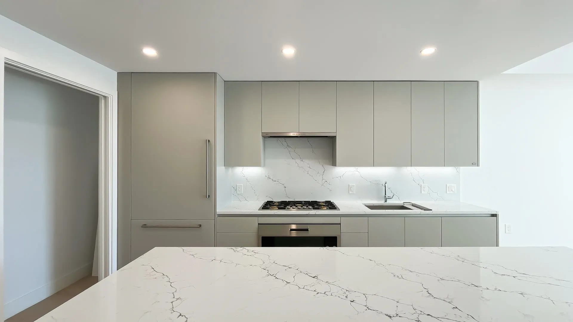205 1331 Marine Drive