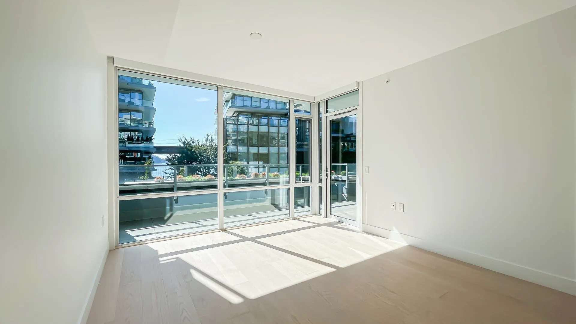 205 1331 Marine Drive
