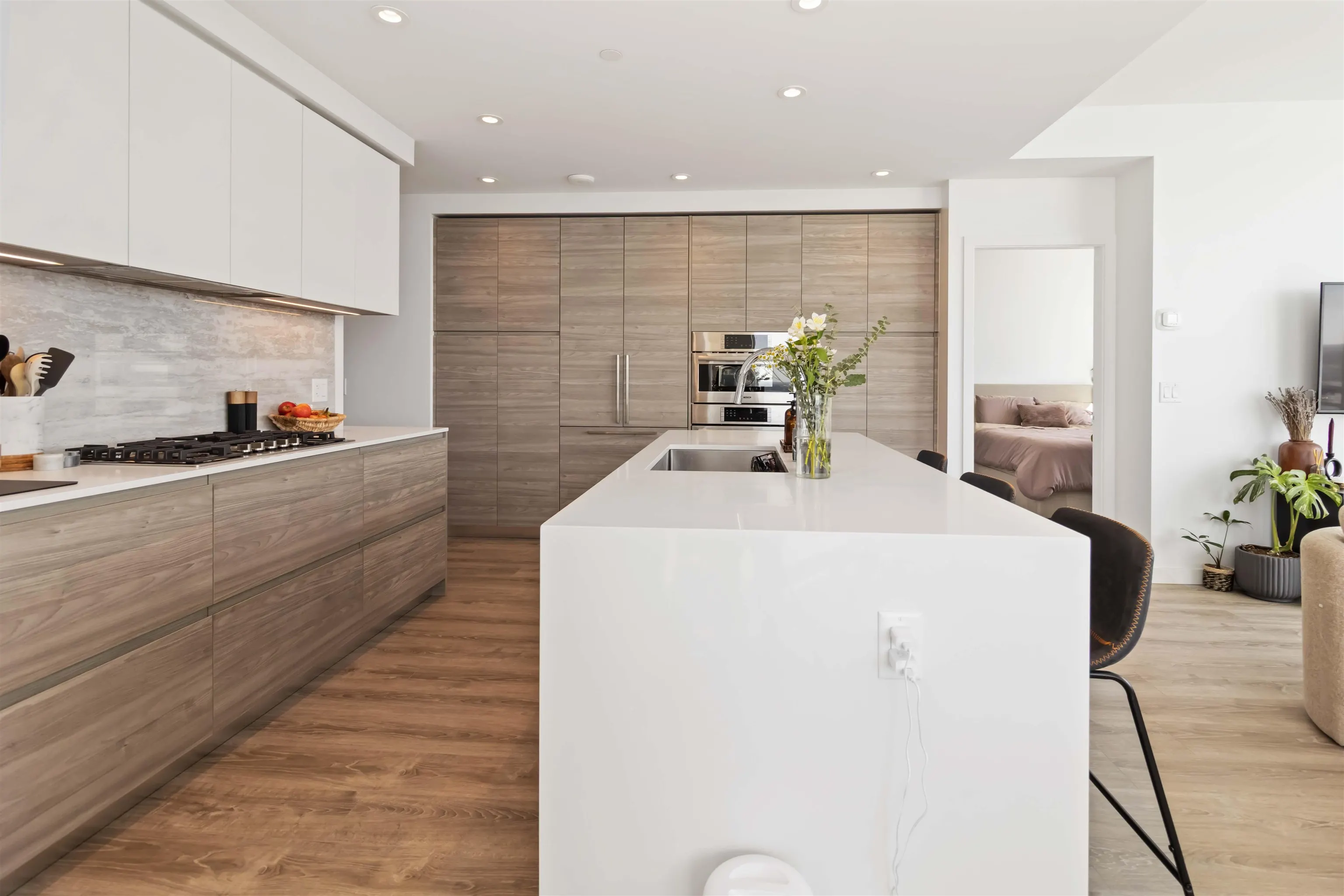 2508 680 Quayside Drive