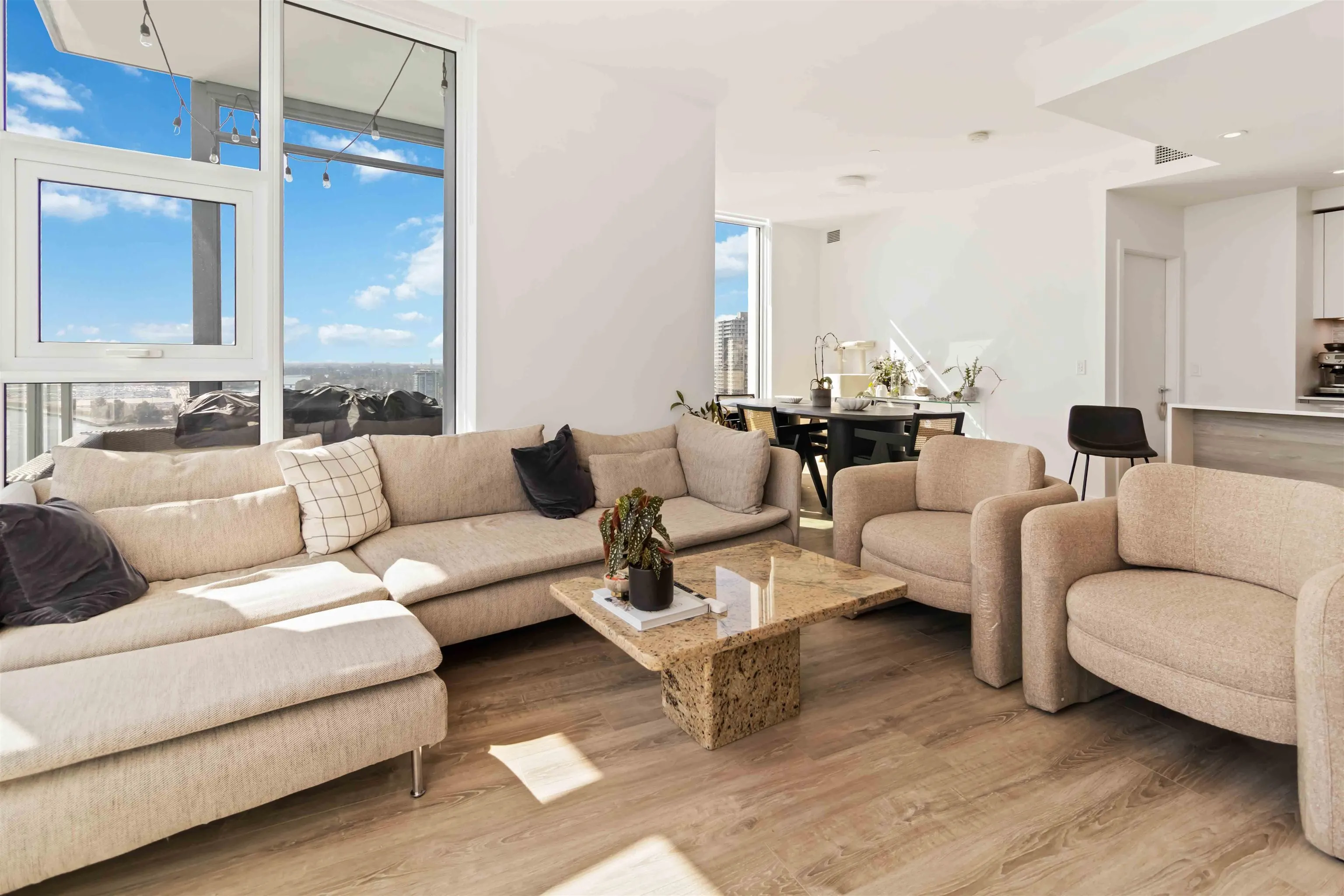 2508 680 Quayside Drive