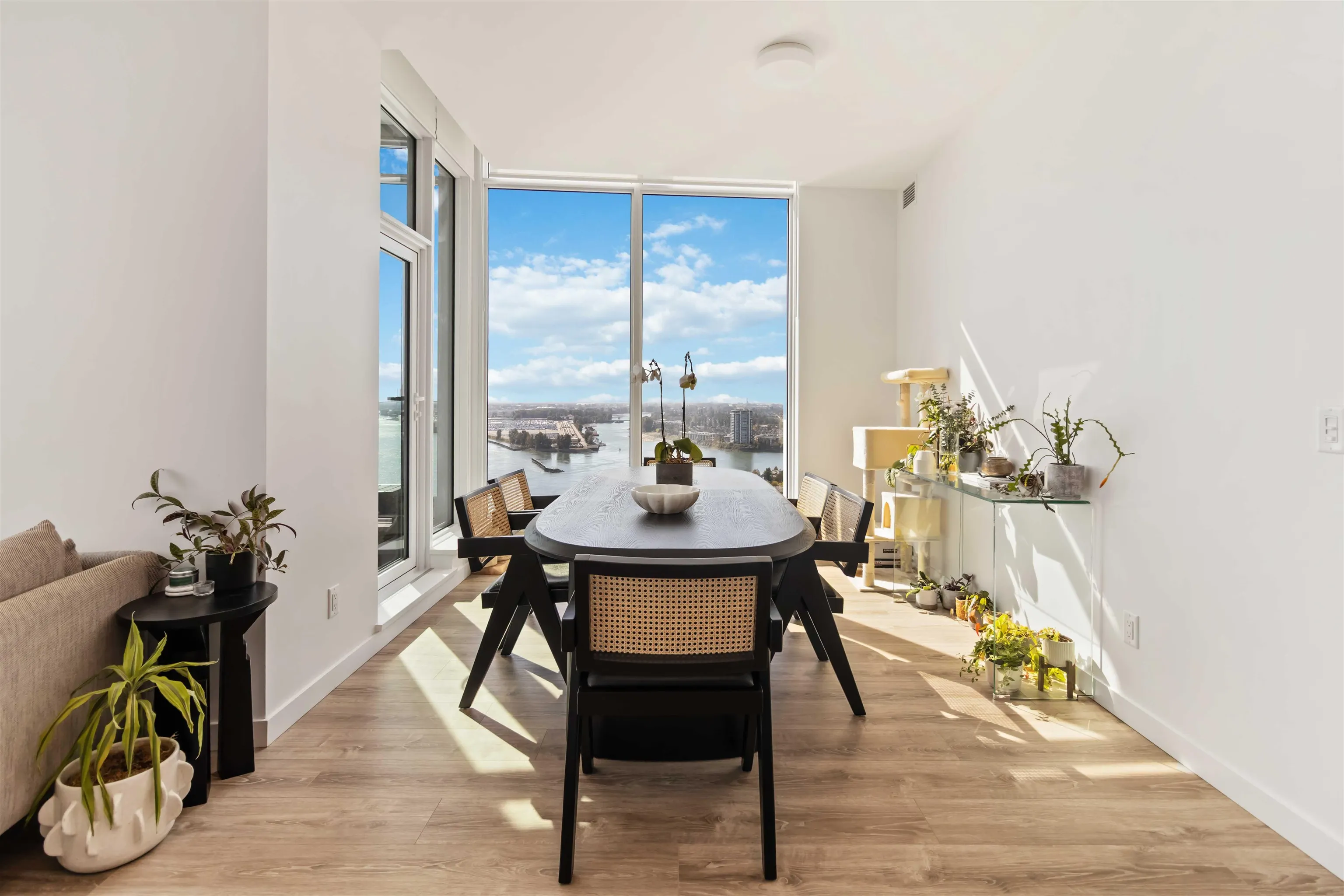 2508 680 Quayside Drive