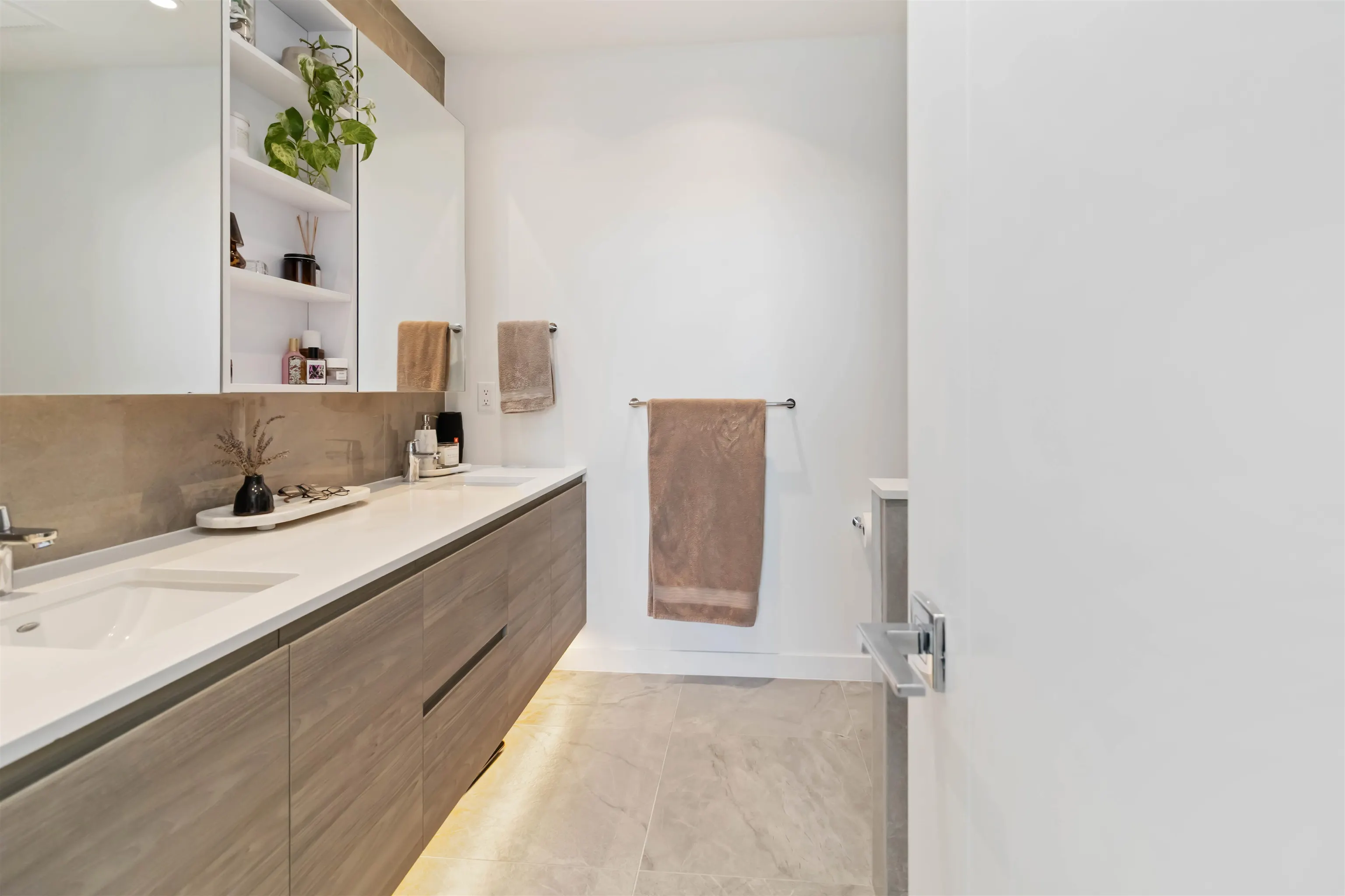 2508 680 Quayside Drive