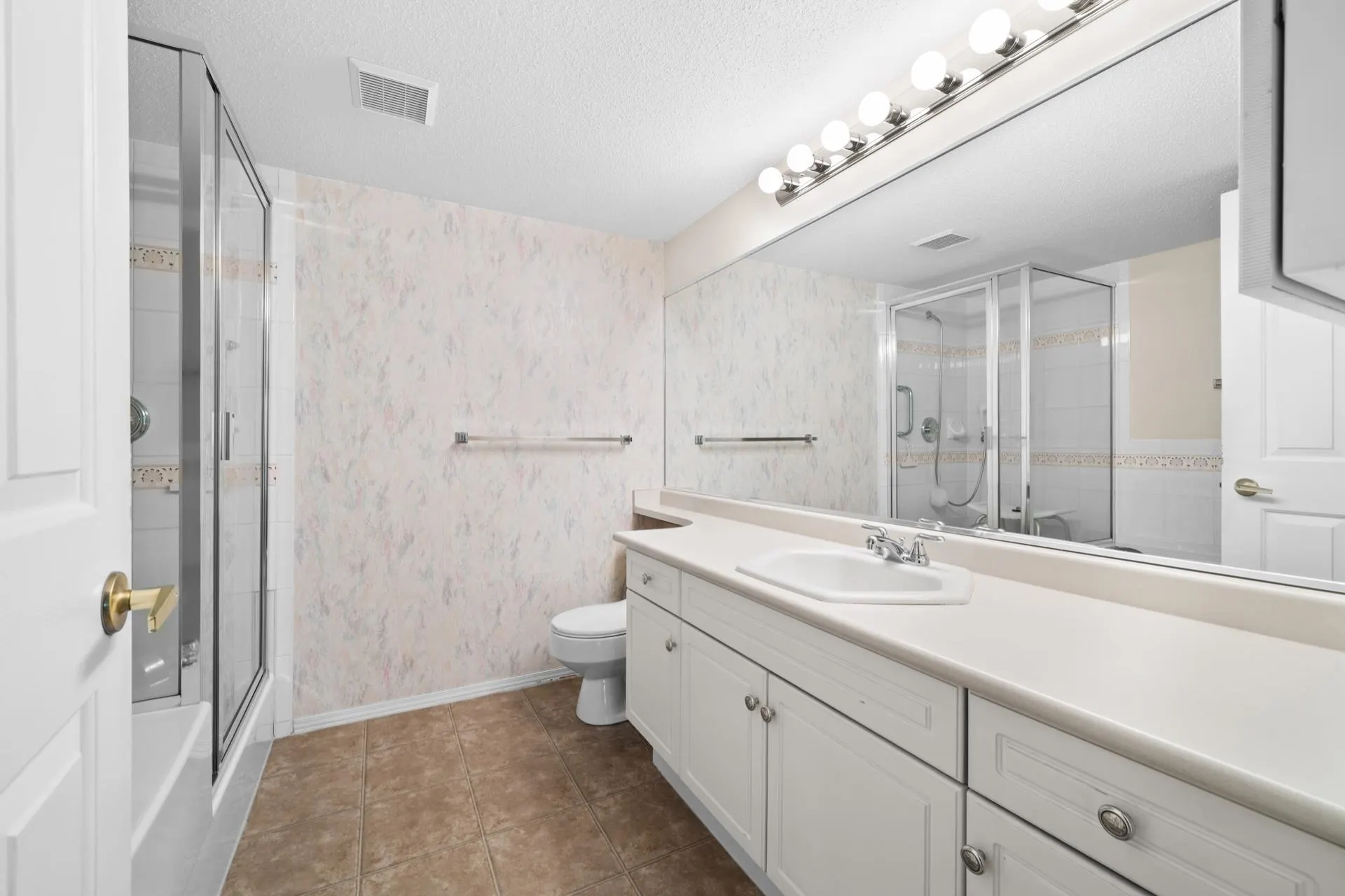 171 13888 70 Avenue