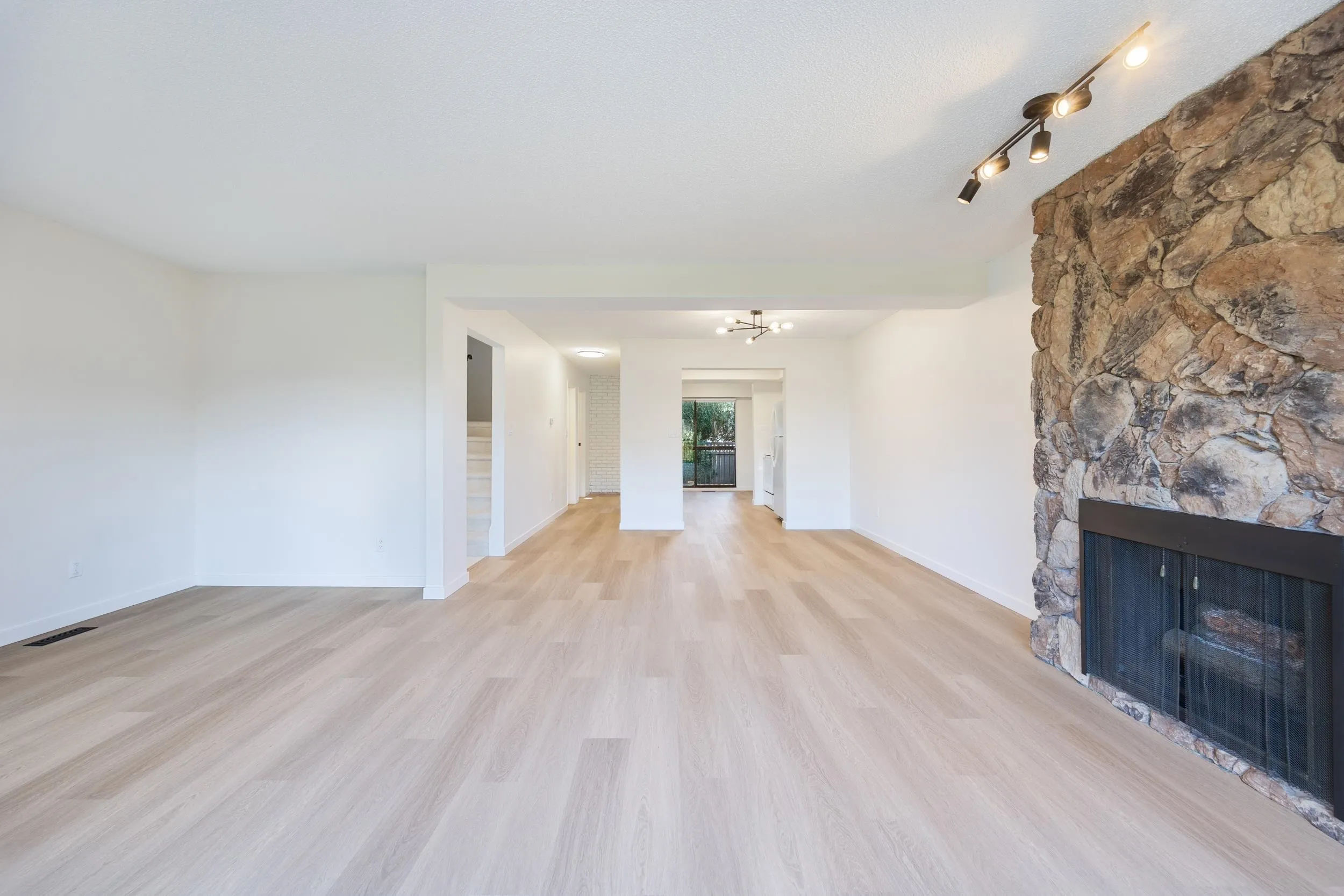 2620 Moorcroft Court