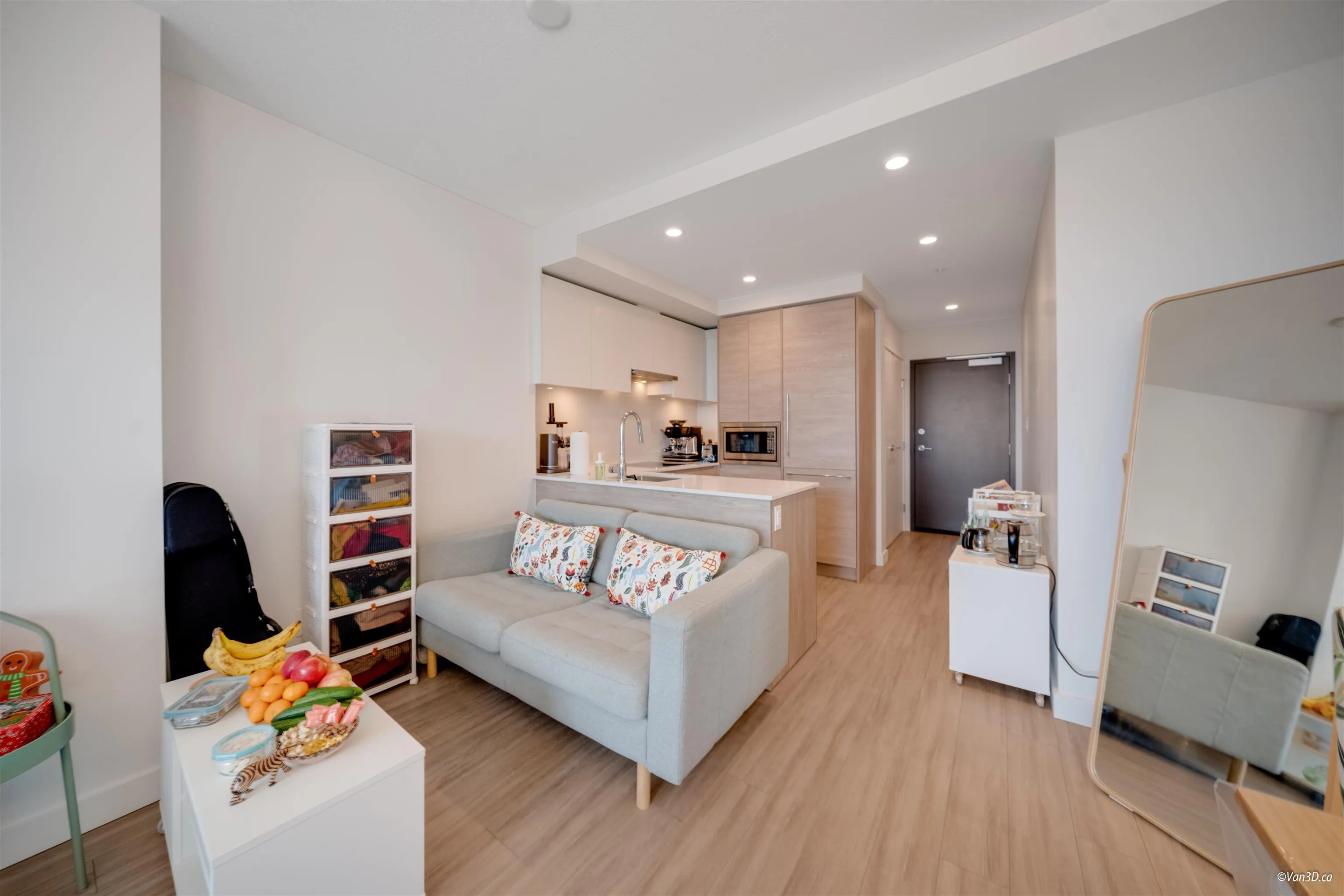 711 13615 Fraser Highway